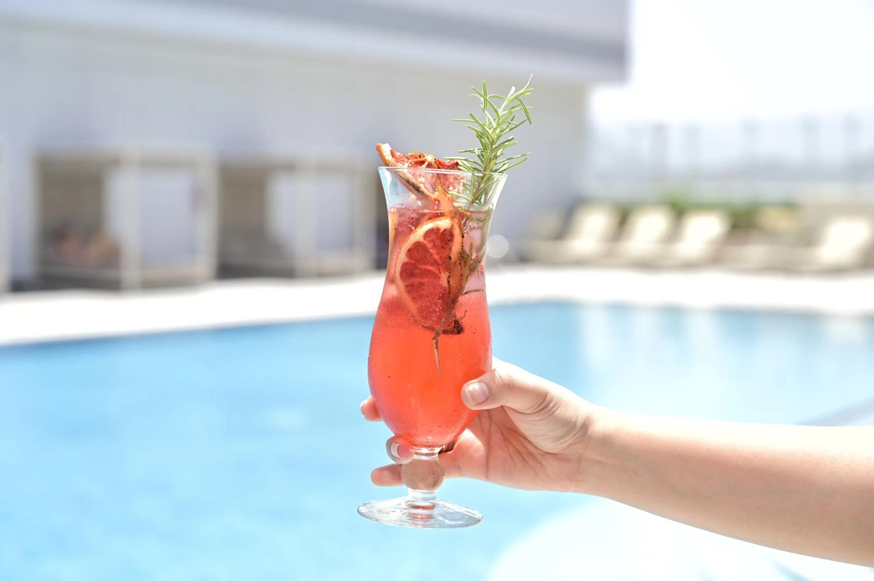 Swimming pool in Ibis Fujairah