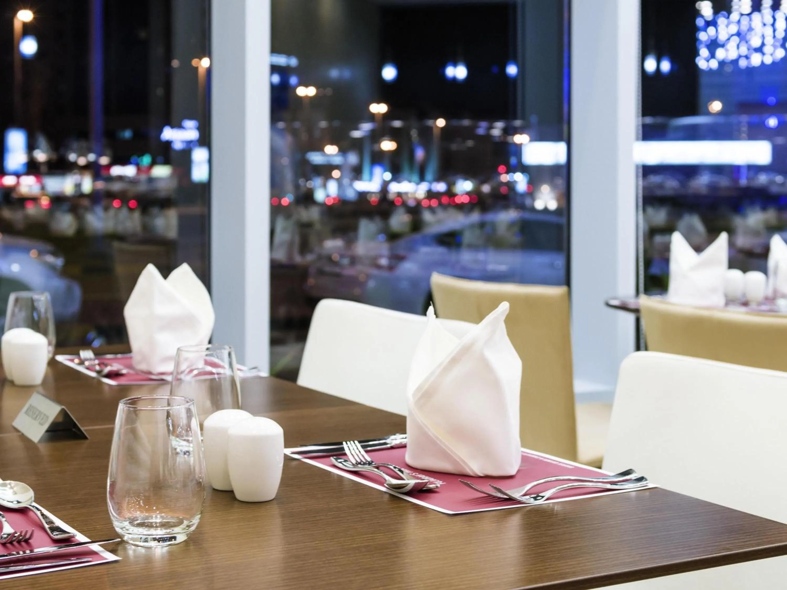 Restaurant/places to eat in Ibis Fujairah