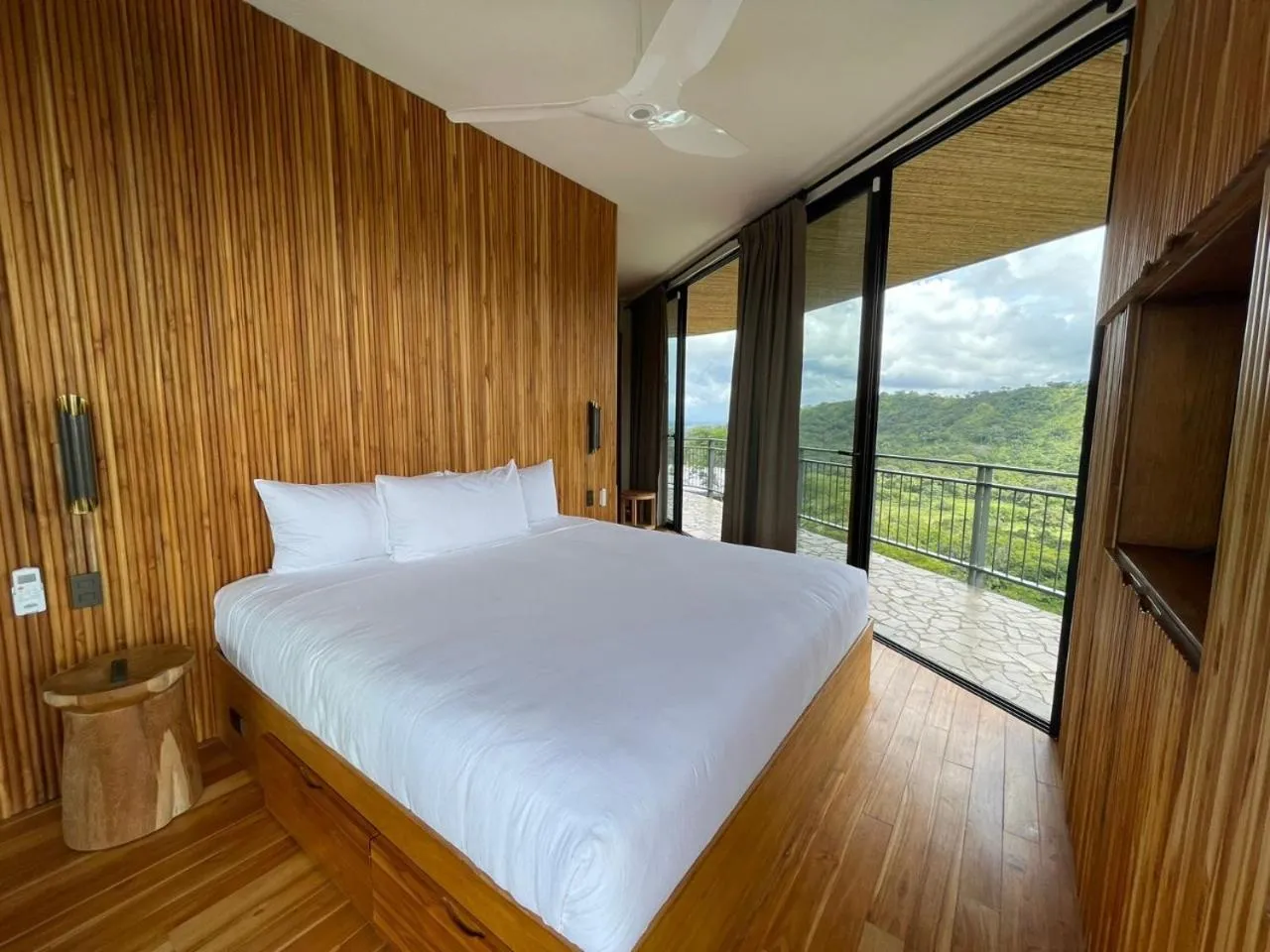 Bedroom, Bed in Suitree Experience Hotel