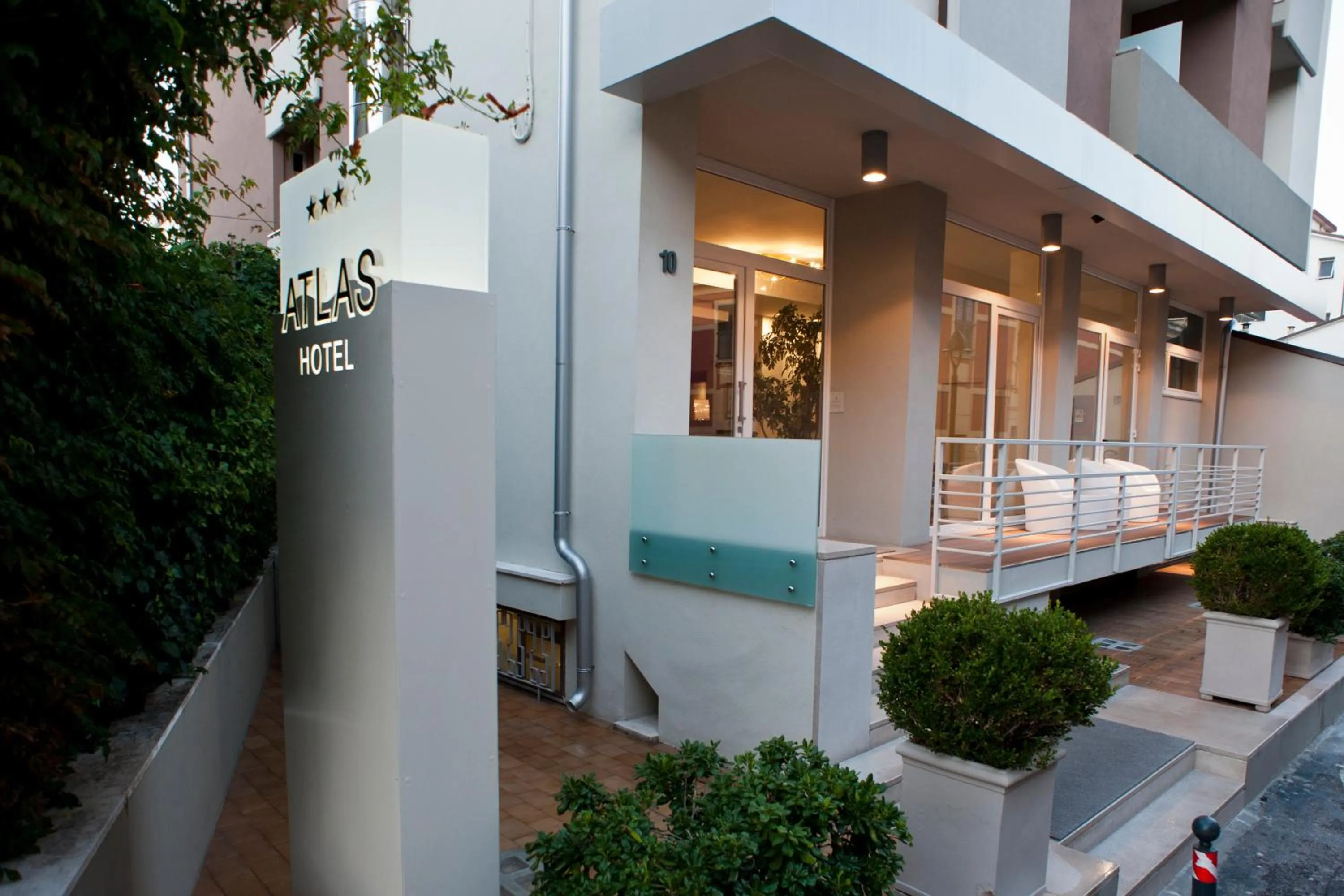 Facade/entrance in Hotel Atlas
