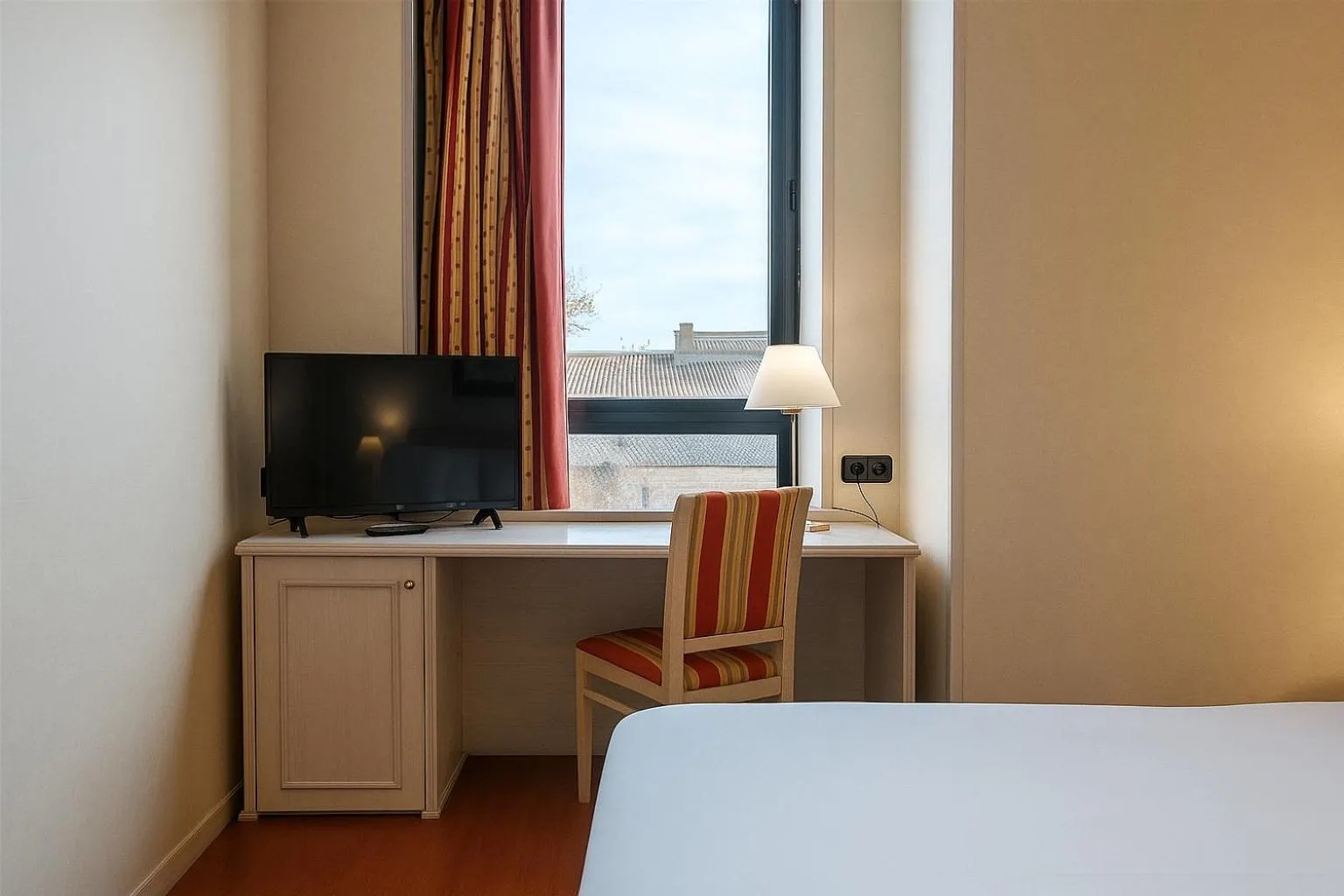 TV and multimedia, Bed in Sunotel Aston