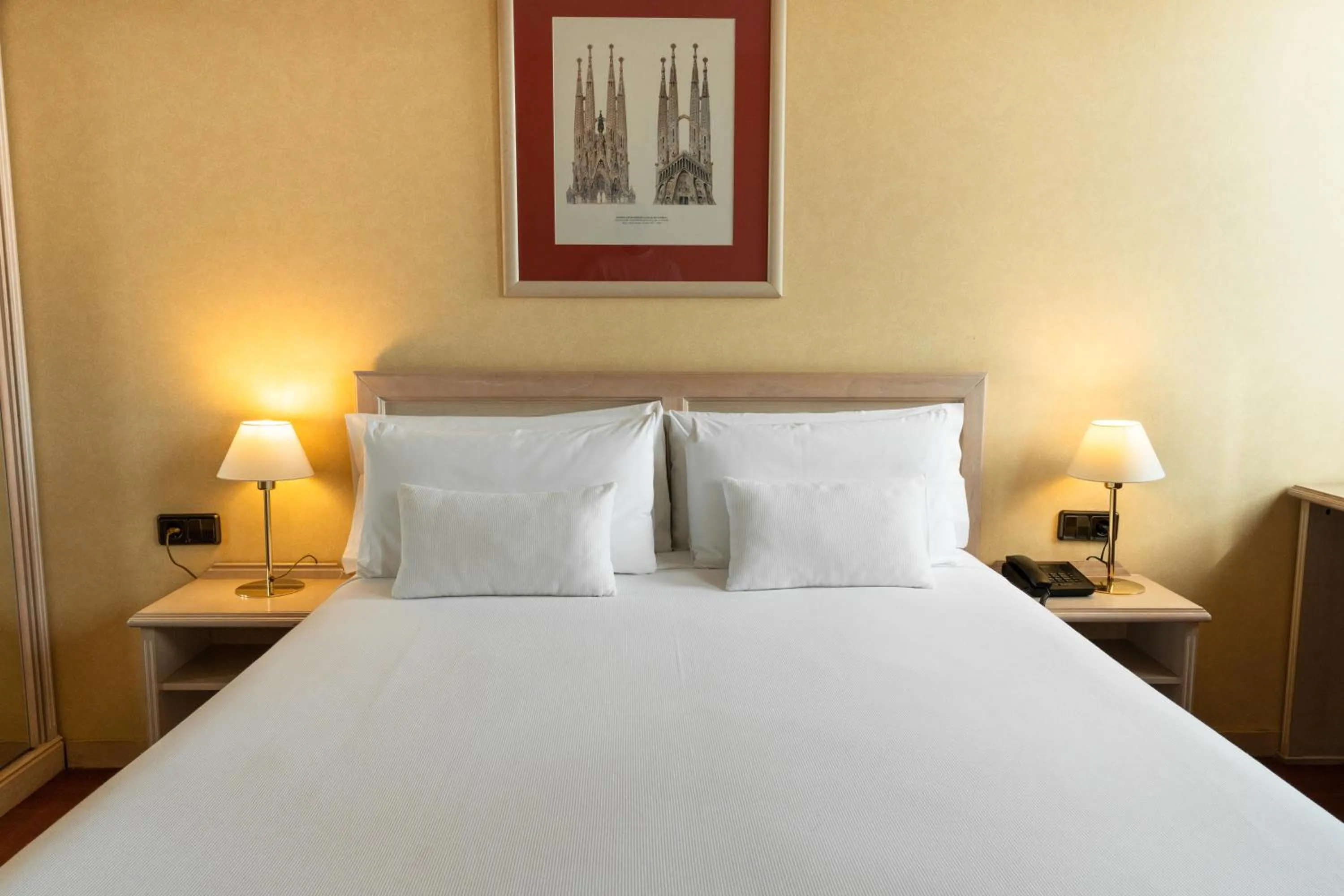 Bed in Sunotel Aston