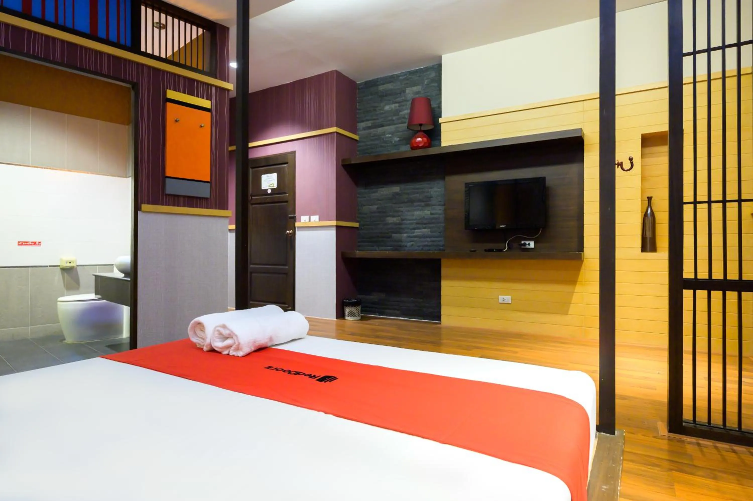 Bed in Ruen Rattana Resort