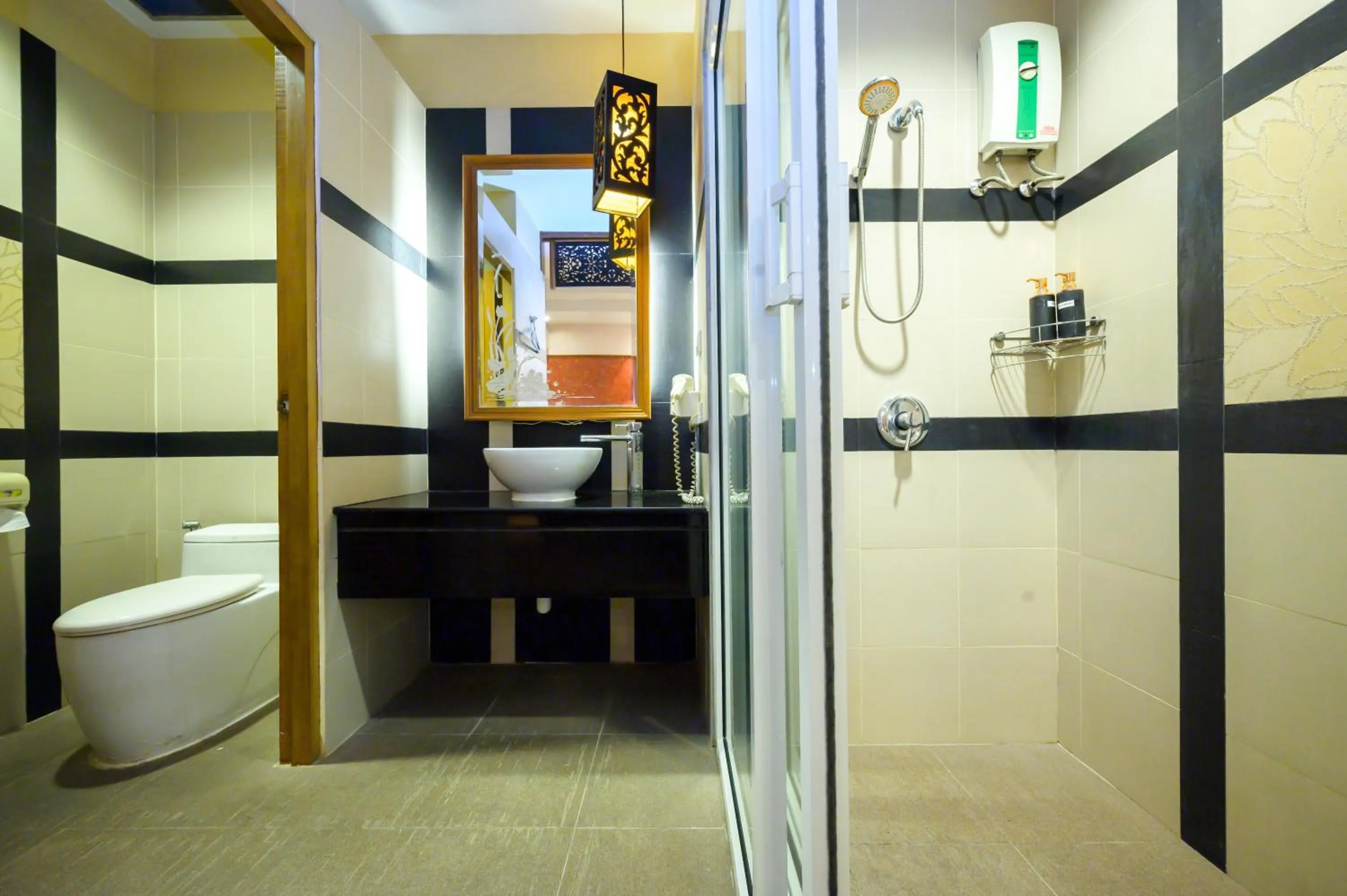 Shower in Ruen Rattana Resort