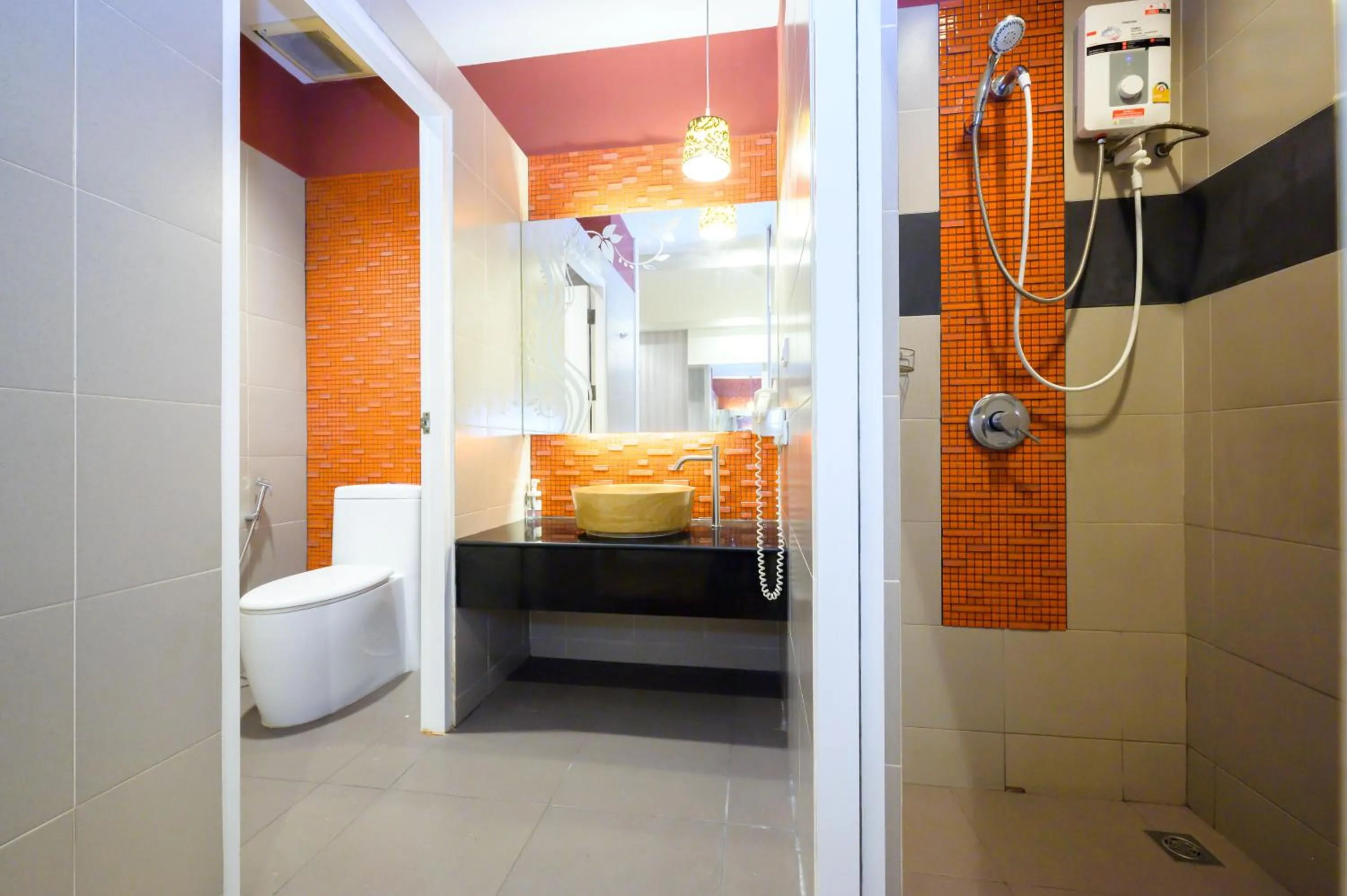 Shower in Ruen Rattana Resort