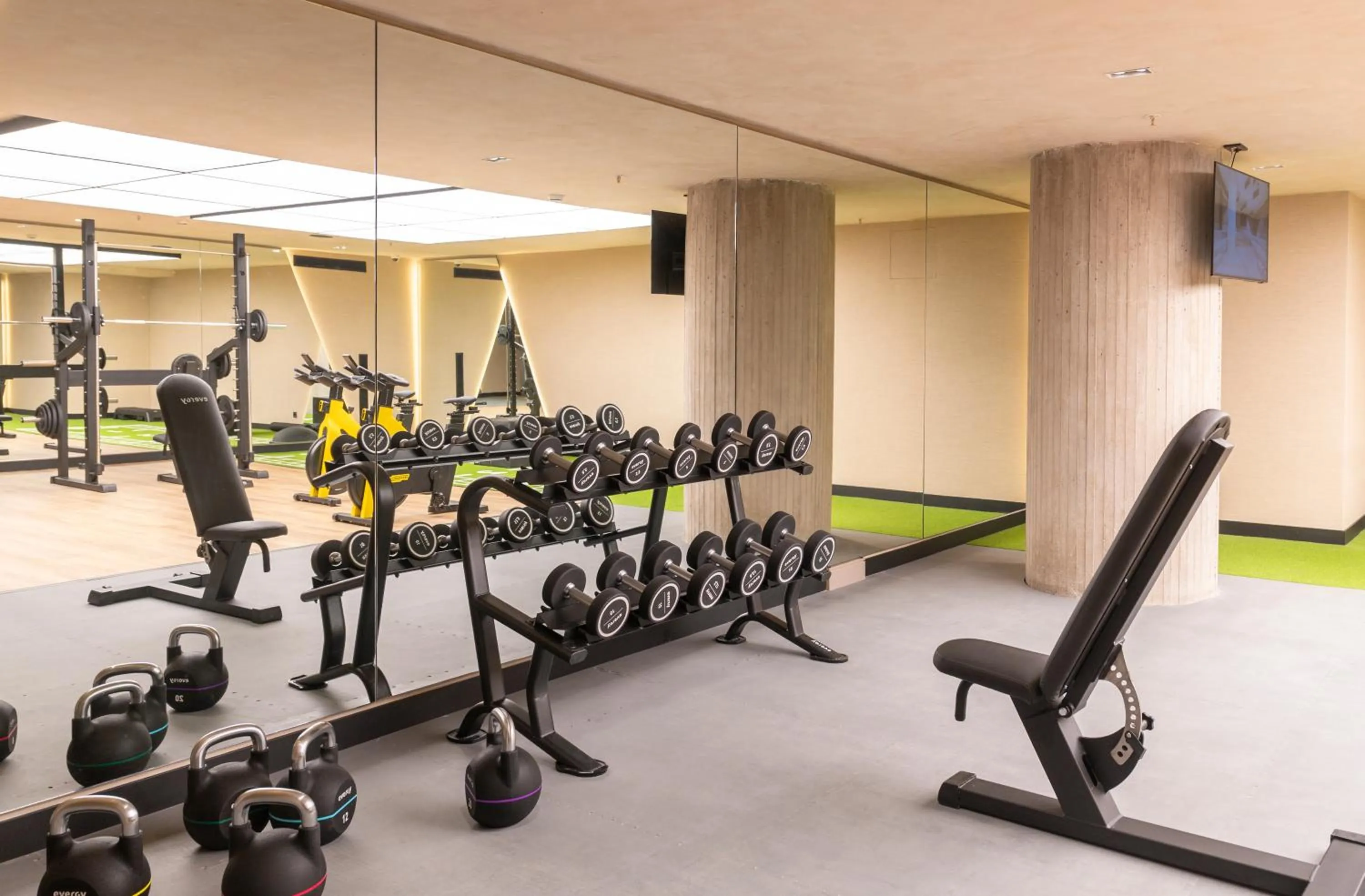 Fitness centre/facilities in Novotel Valencia Lavant