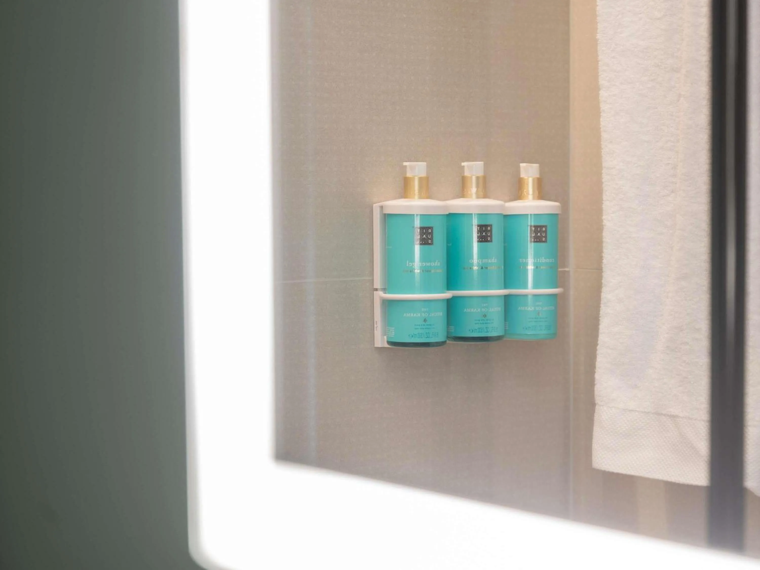 Bedroom in Novotel Valencia Lavant