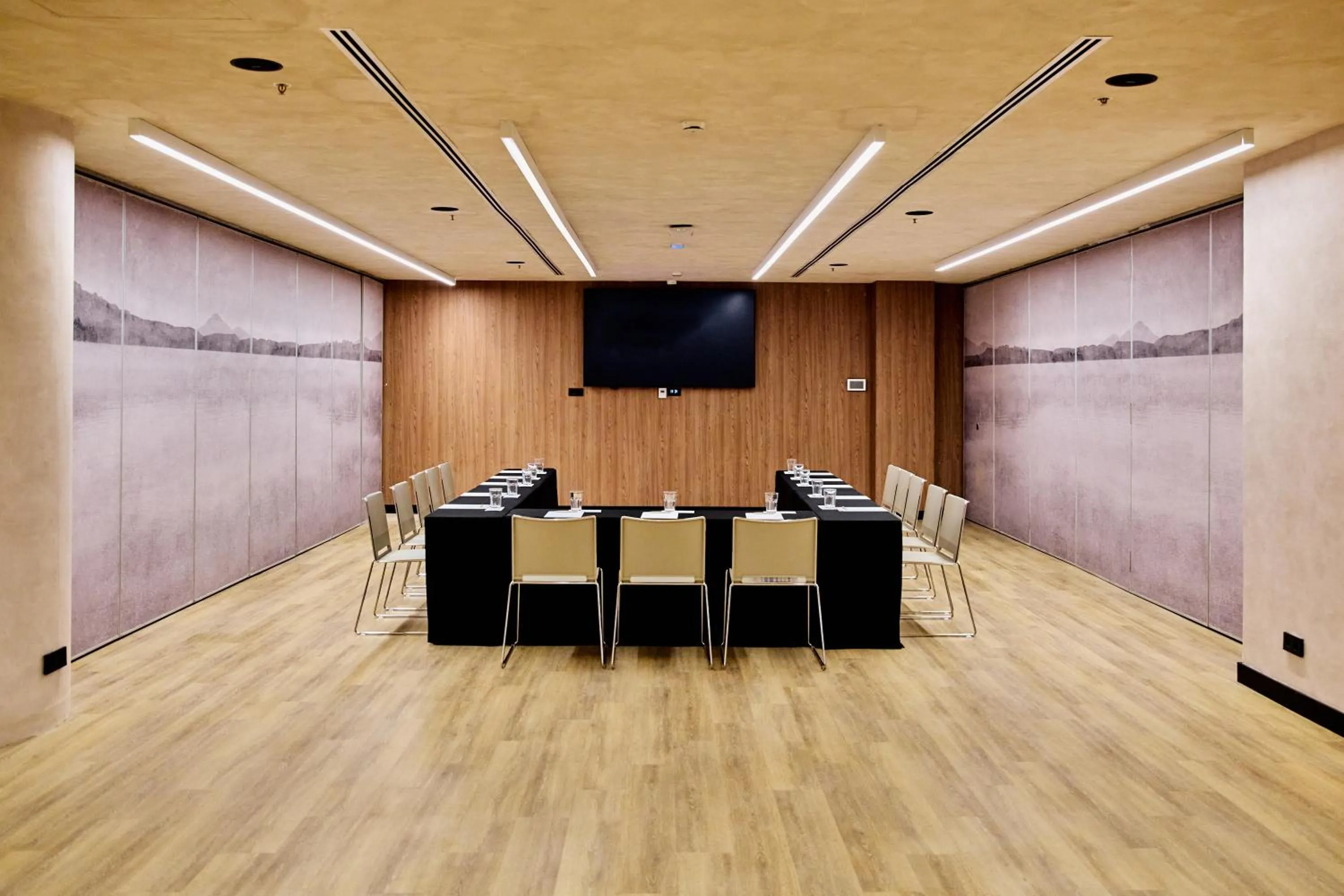 Meeting/conference room in Novotel Valencia Lavant