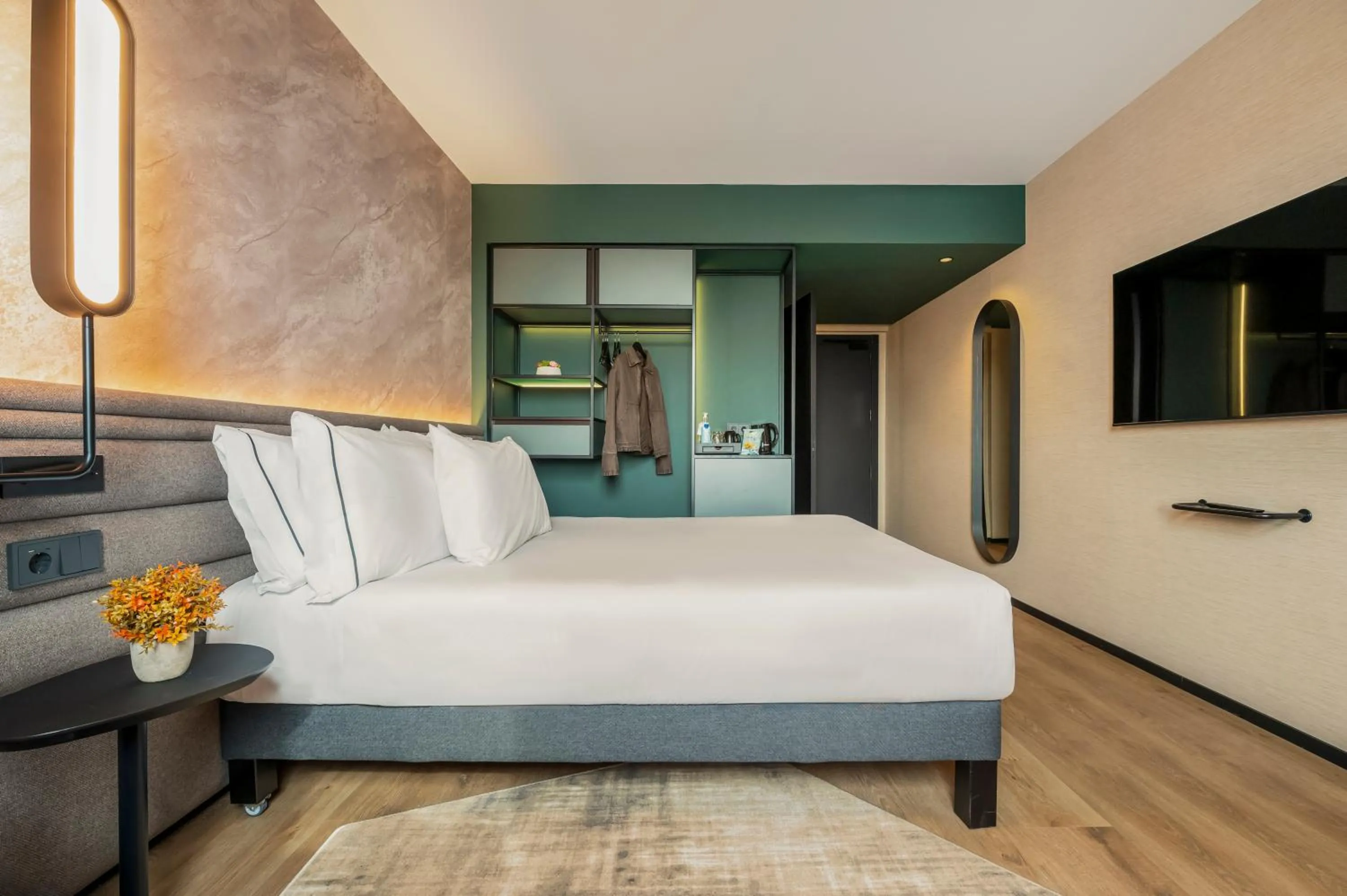 Bed in Novotel Valencia Lavant