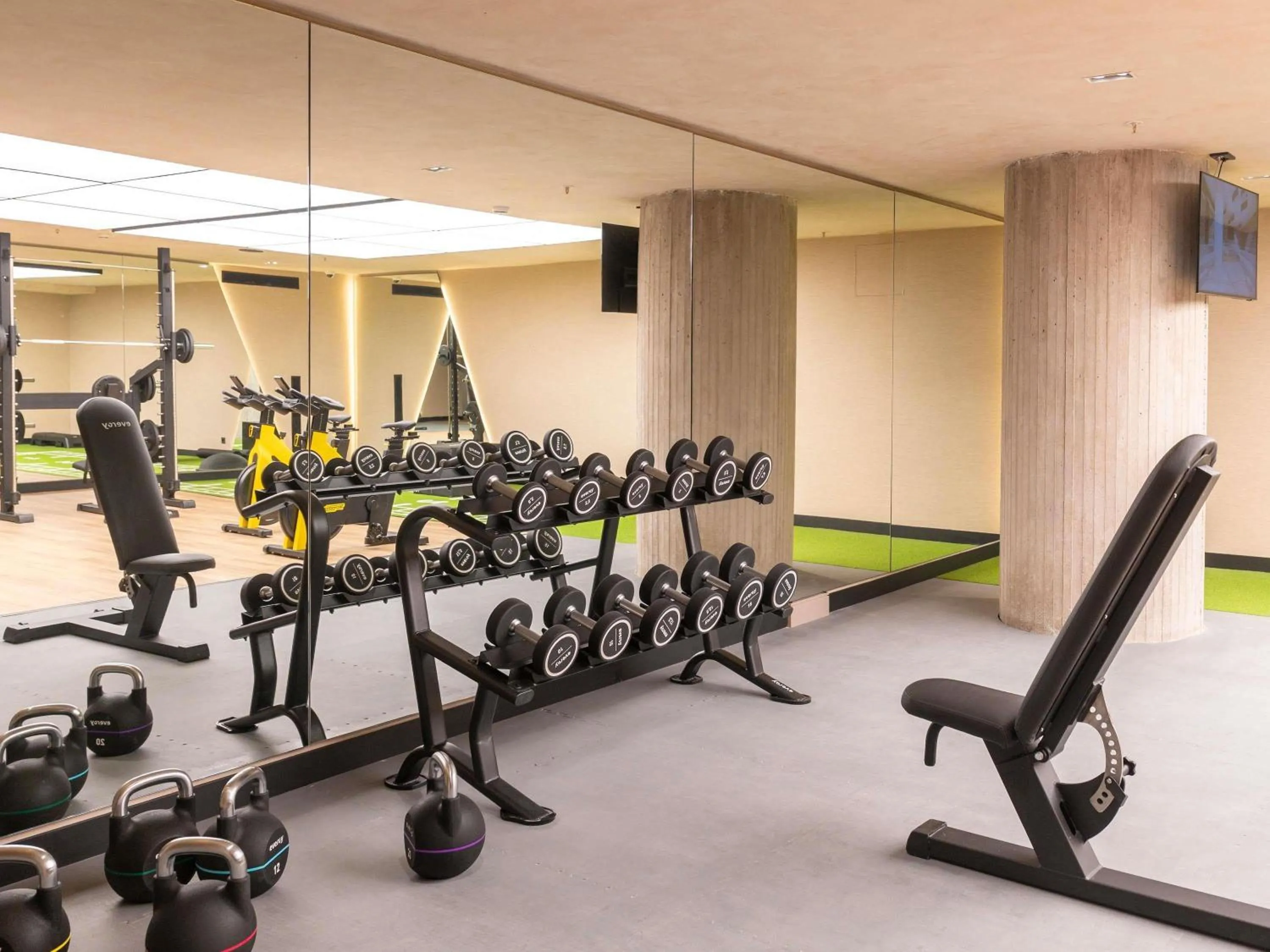 Fitness centre/facilities in Novotel Valencia Lavant