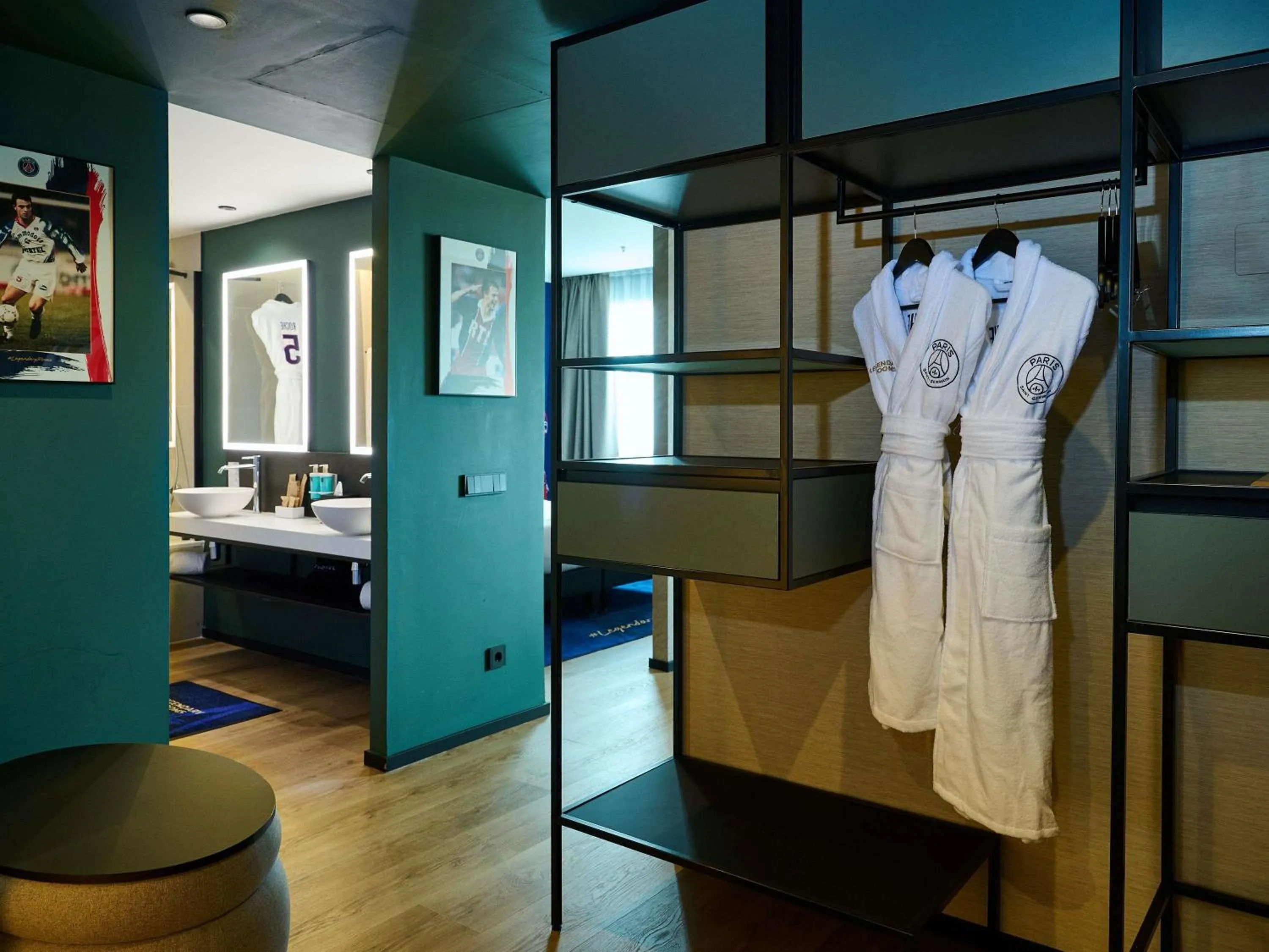 Bedroom, Bed in Novotel Valencia Lavant