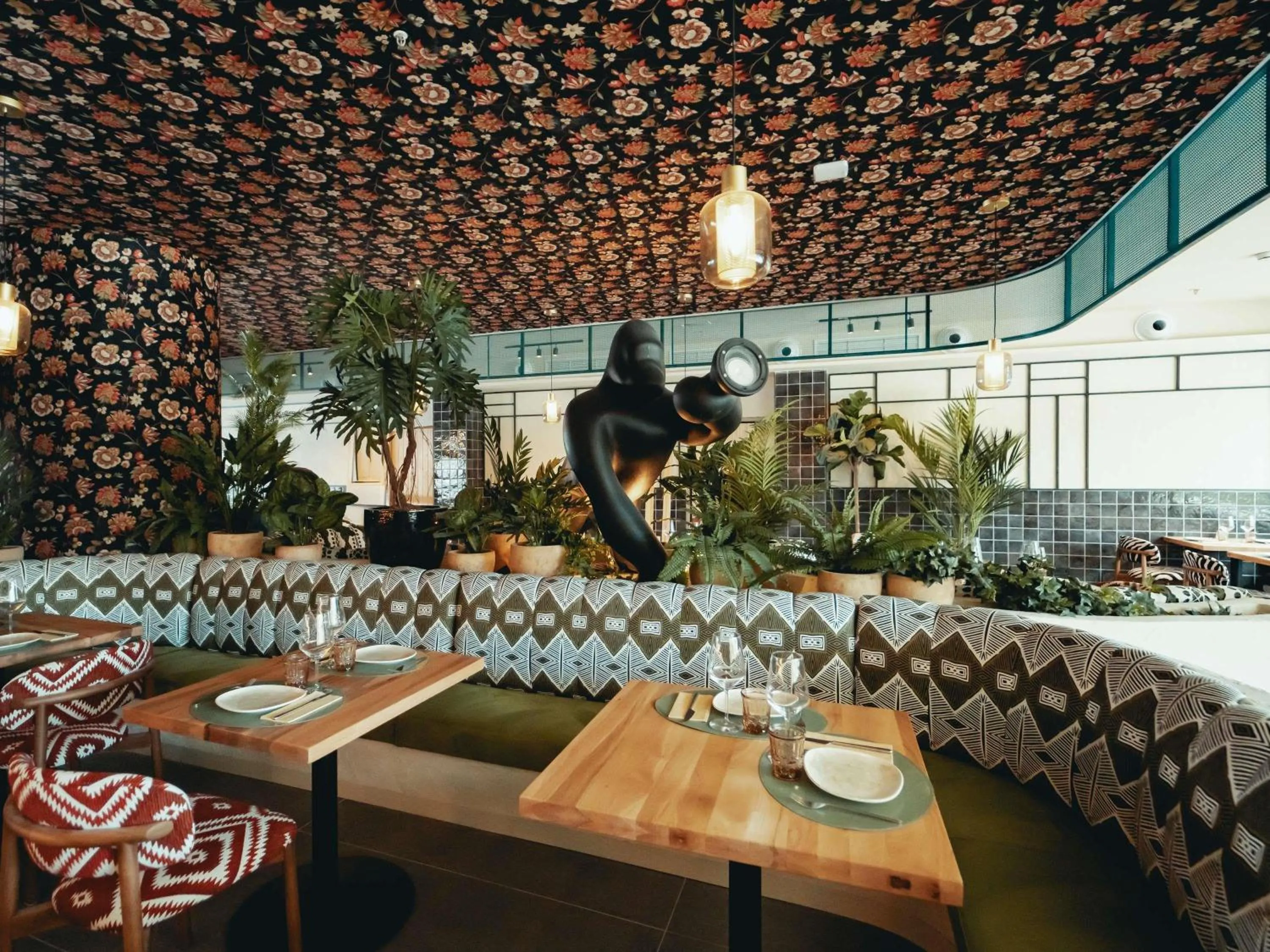 Restaurant/places to eat in Novotel Valencia Lavant