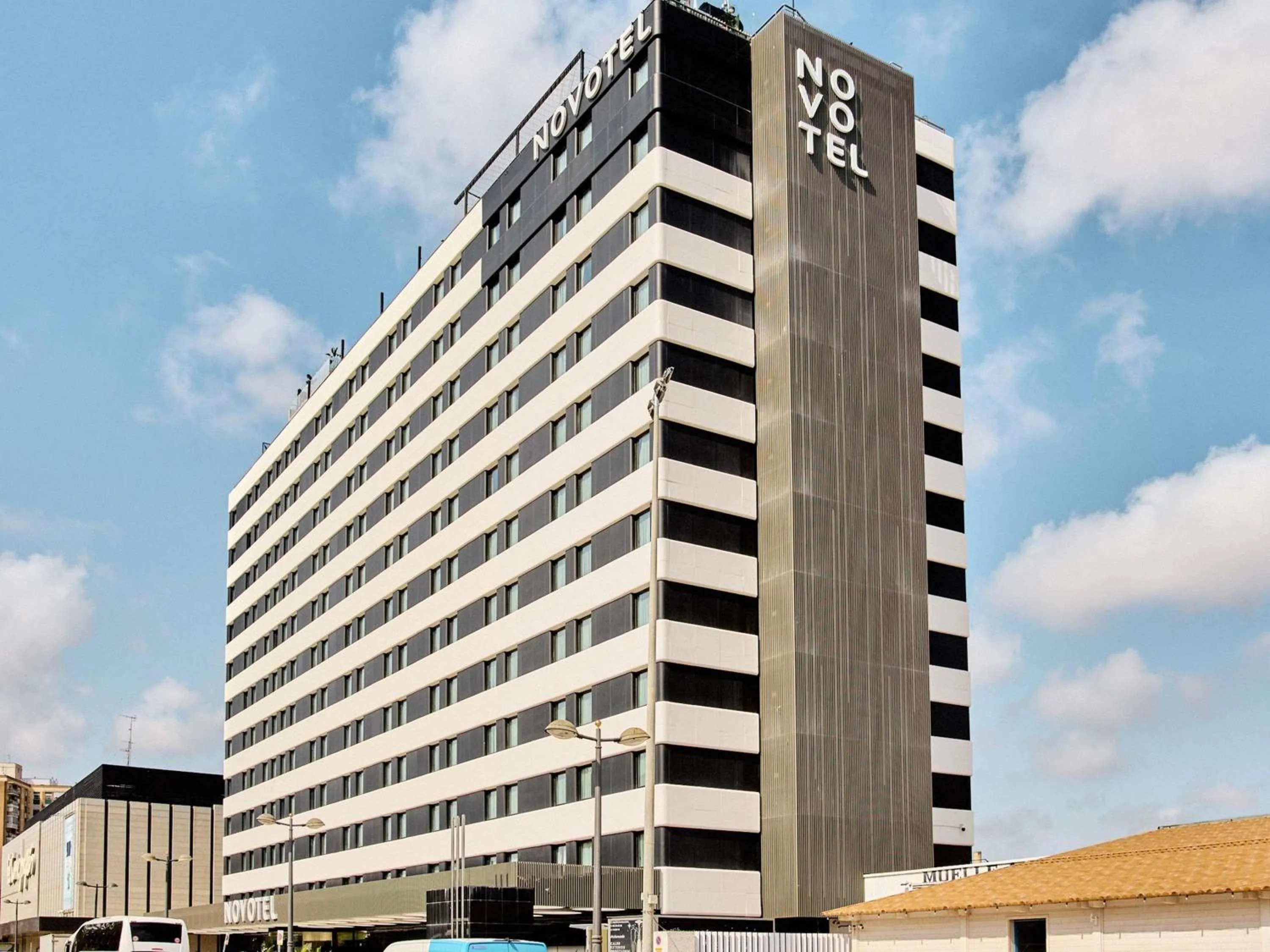 Property building in Novotel Valencia Lavant