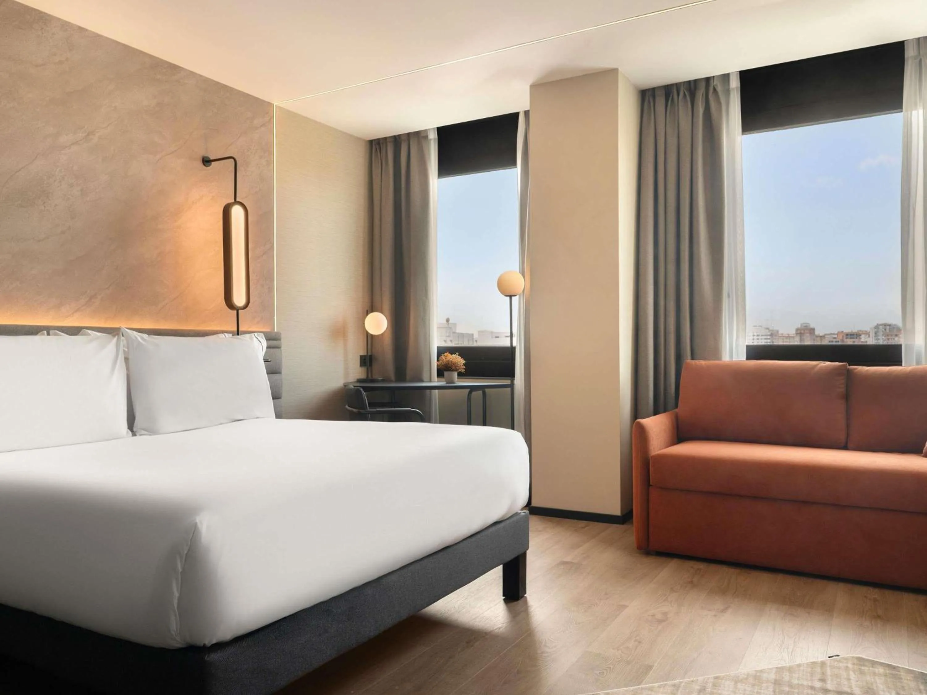 Bedroom, Bed in Novotel Valencia Lavant