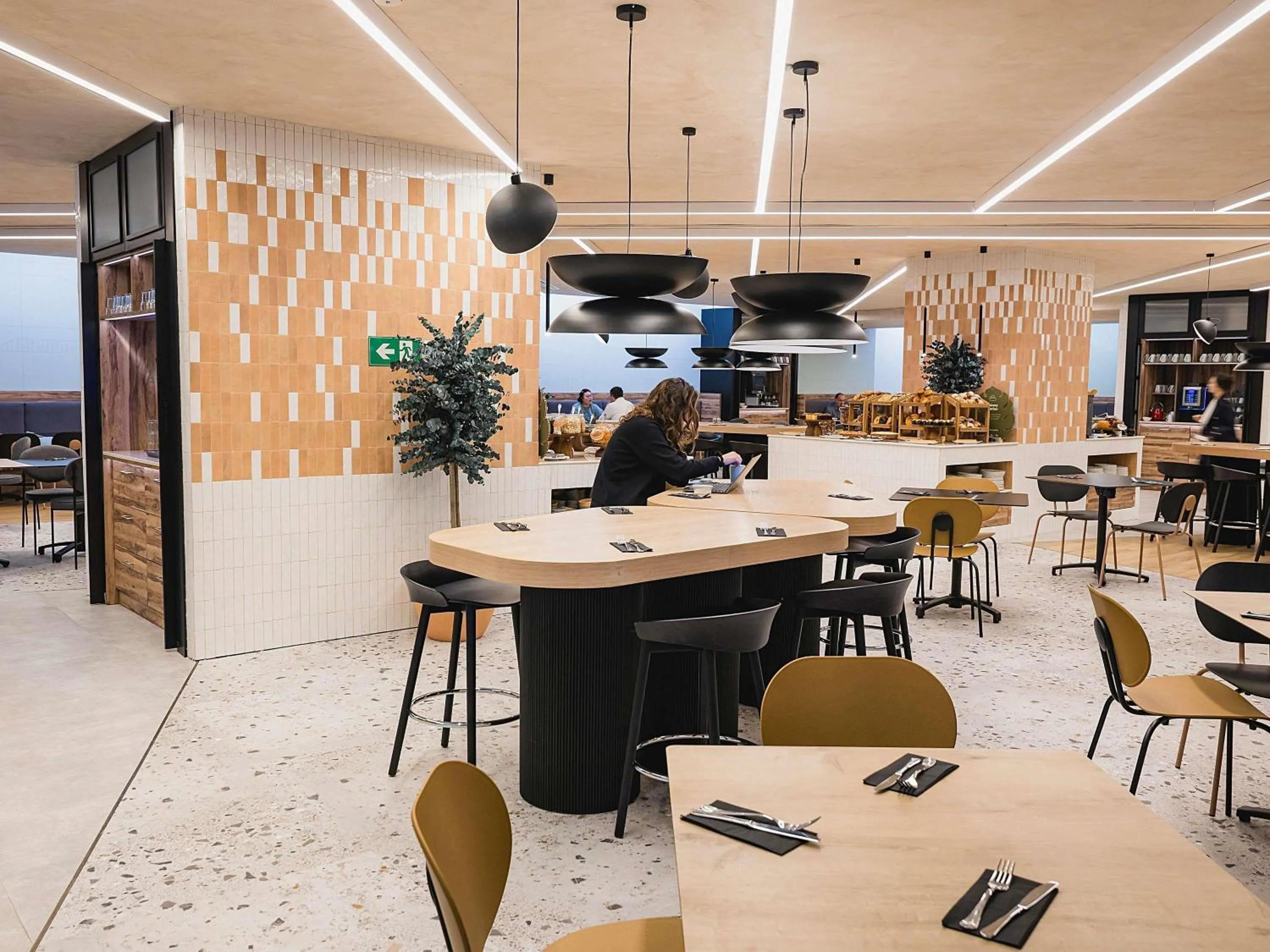 Breakfast in Novotel Valencia Lavant