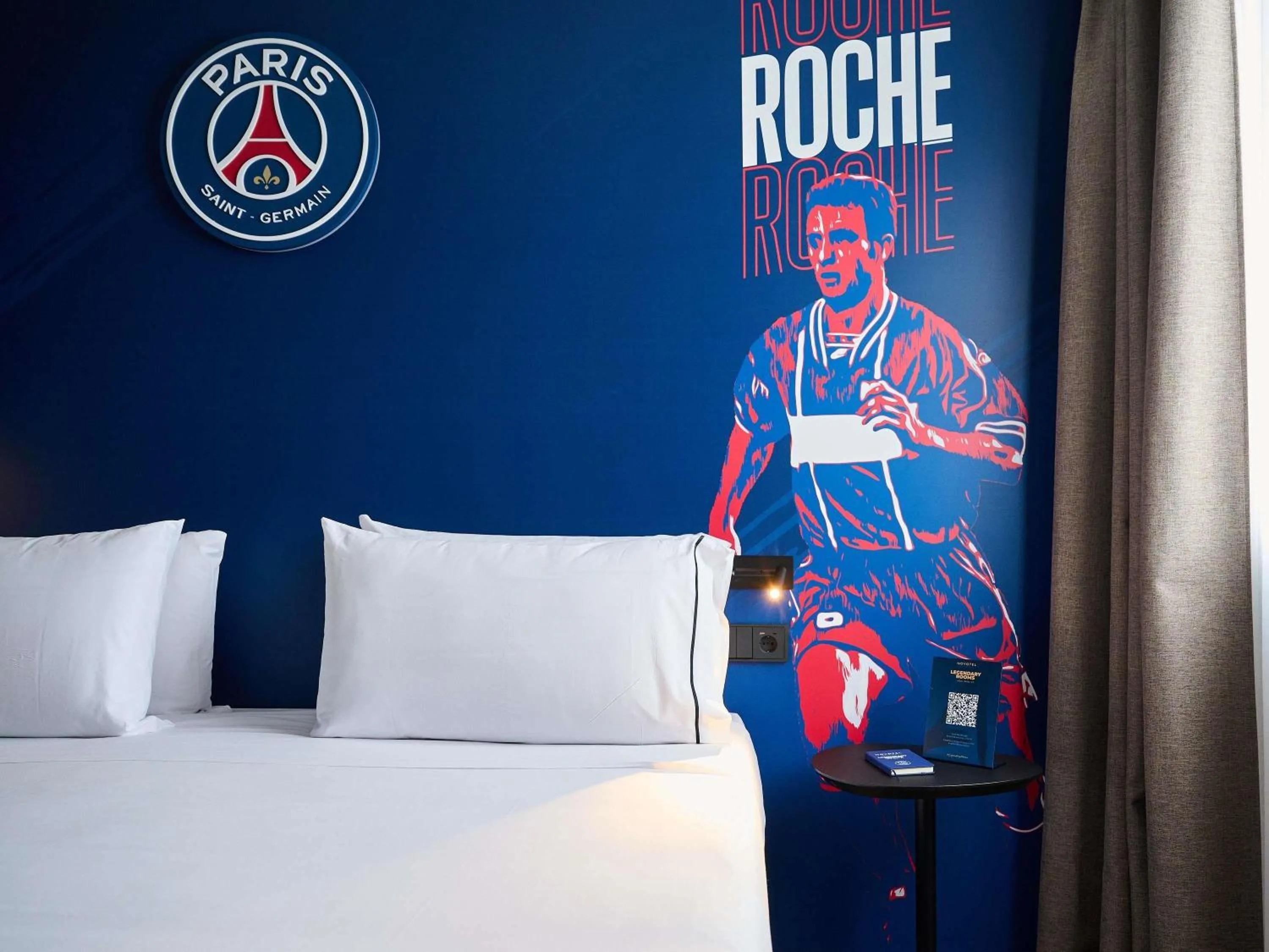 Bedroom, Bed in Novotel Valencia Lavant