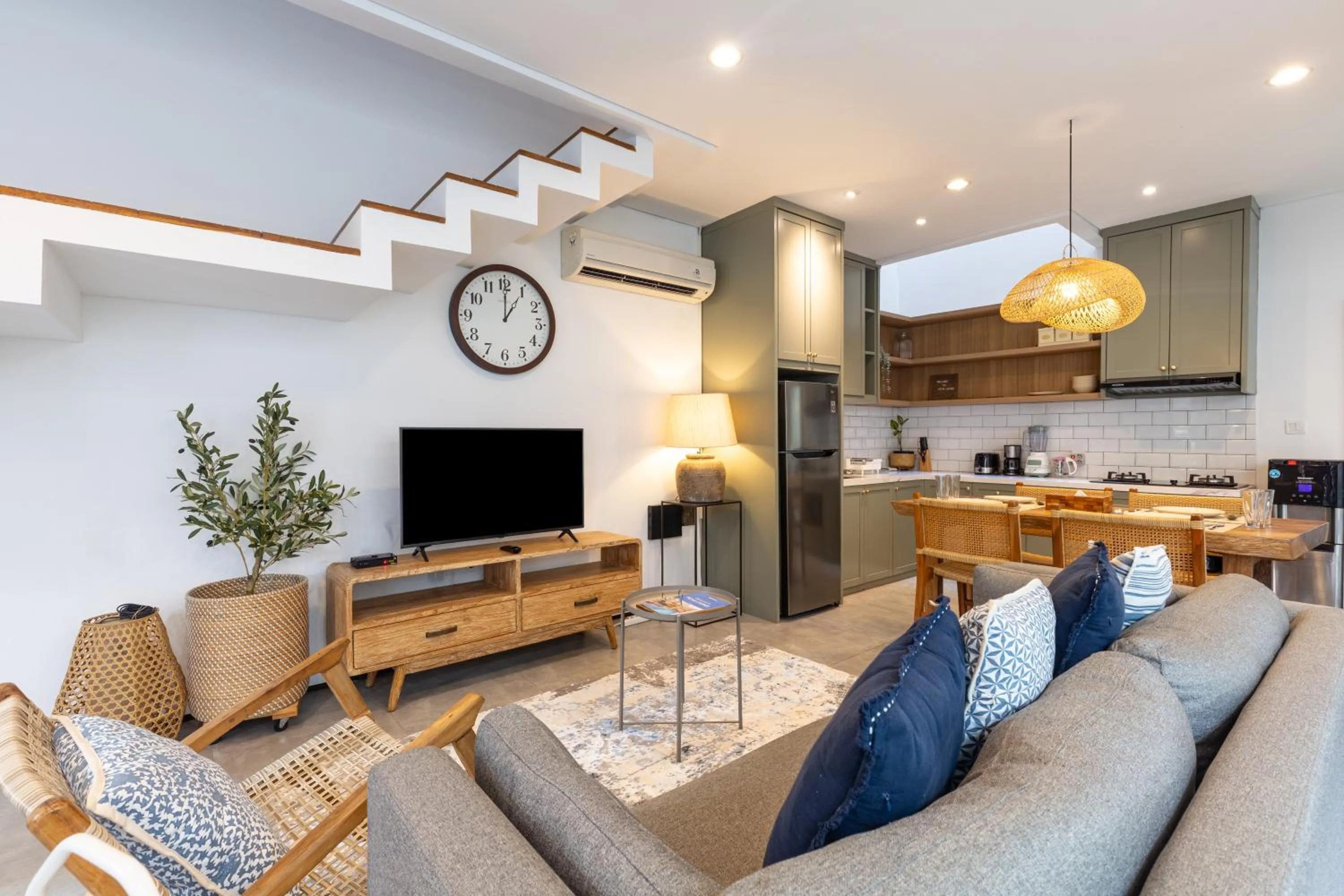 Living room in Feya Living Villa by Betterplace