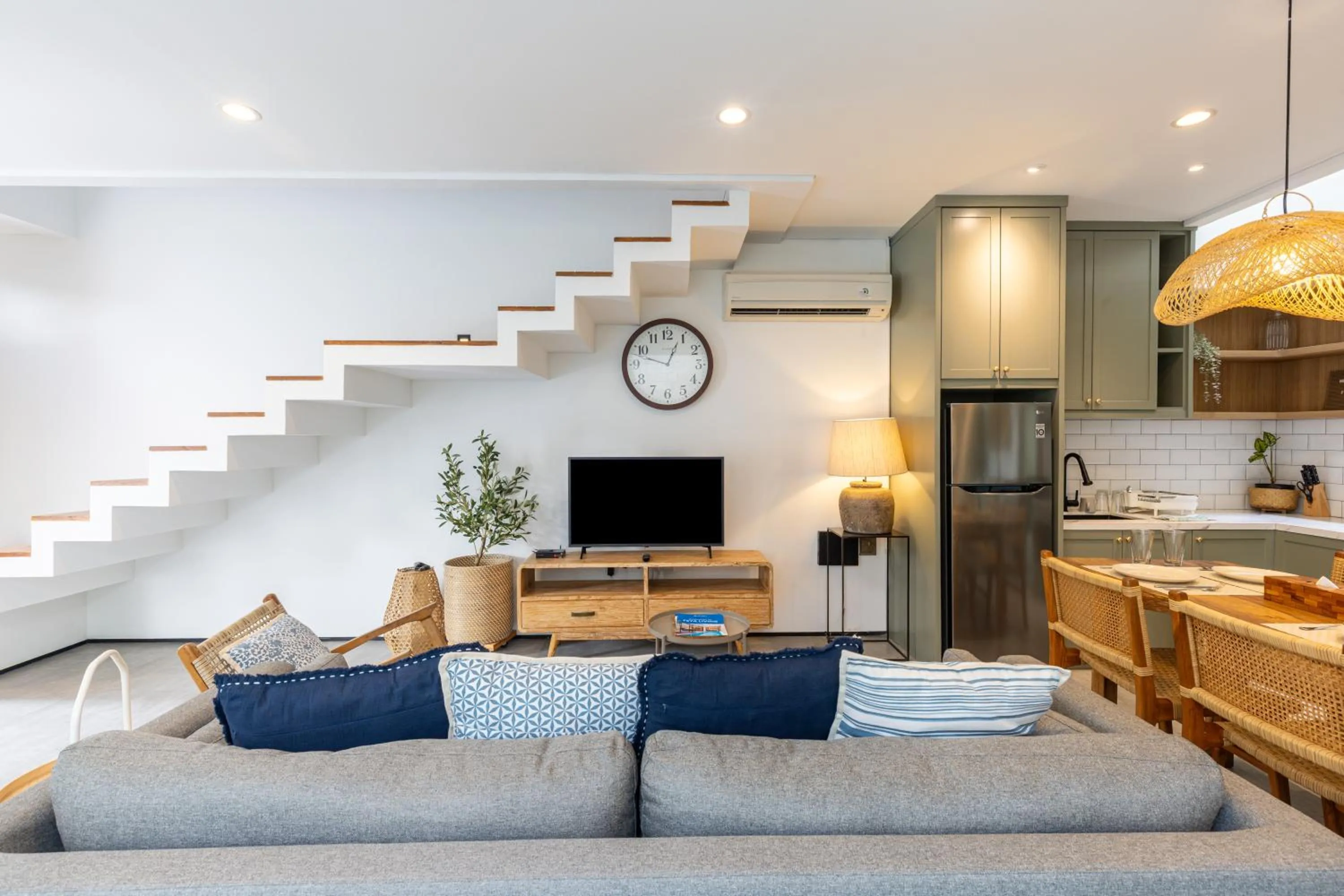 TV and multimedia in Feya Living Villa by Betterplace