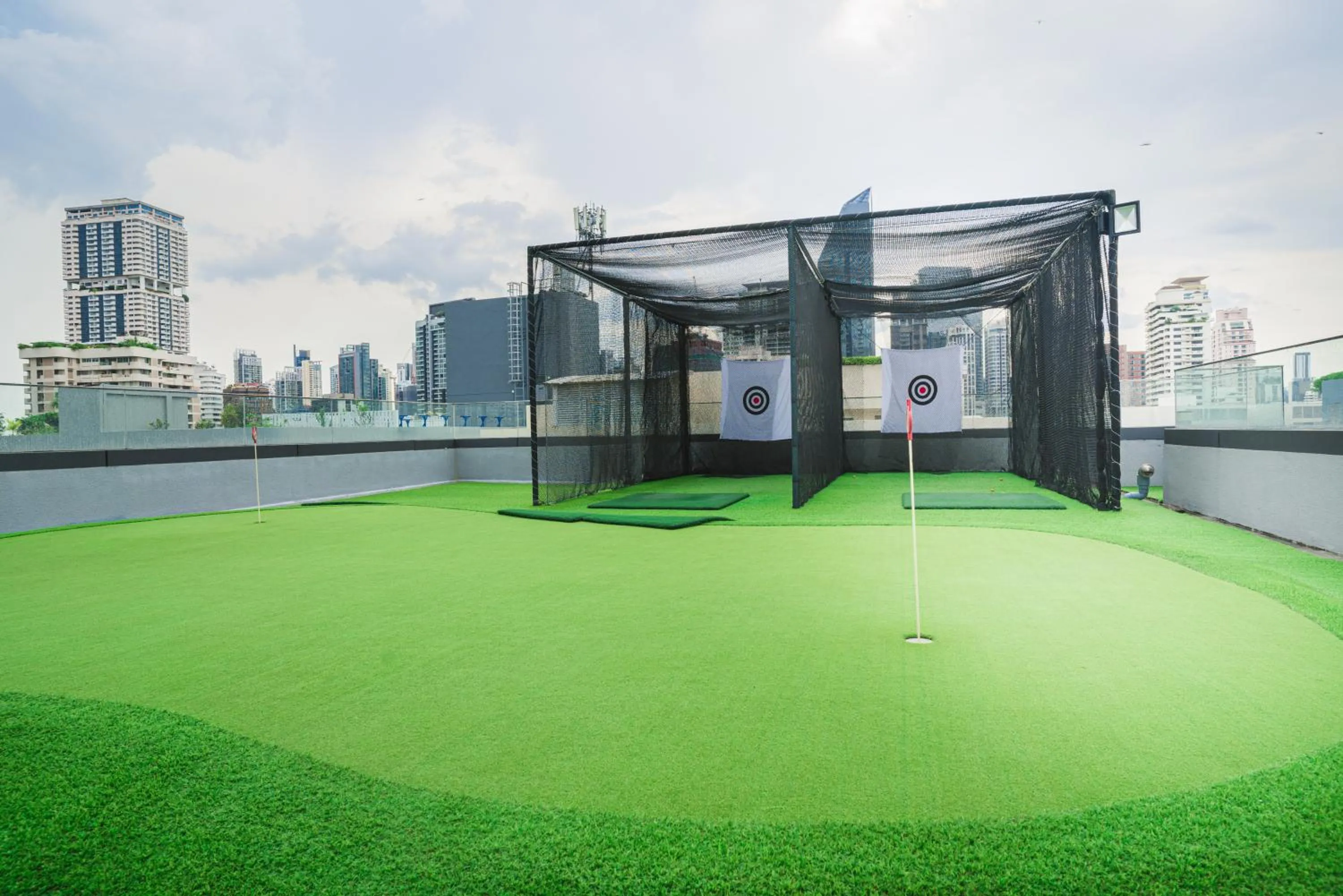 Swimming pool in VOQUE Hotel & Serviced Residence Sukhumvit 51