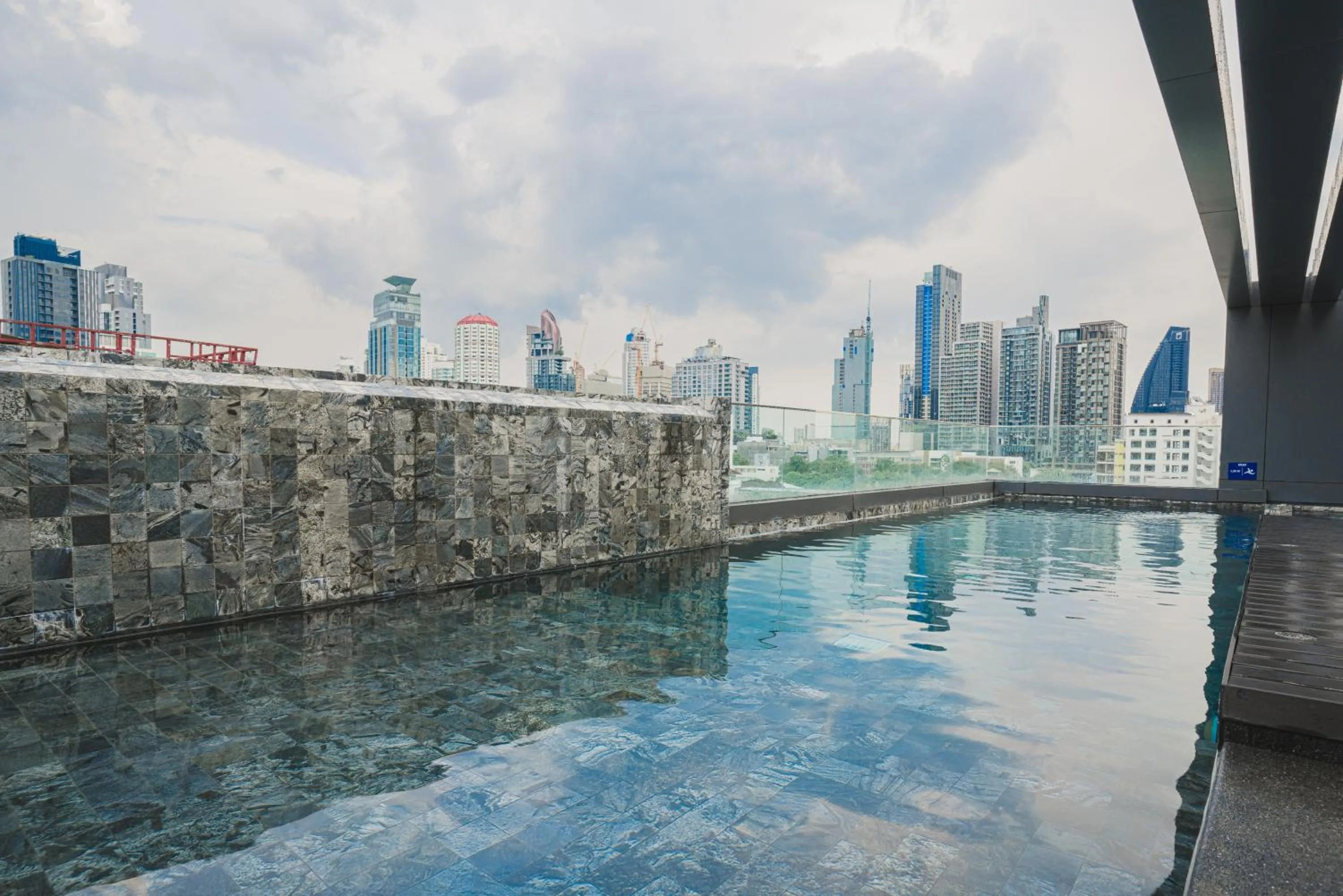 Swimming pool in VOQUE Hotel & Serviced Residence Sukhumvit 51