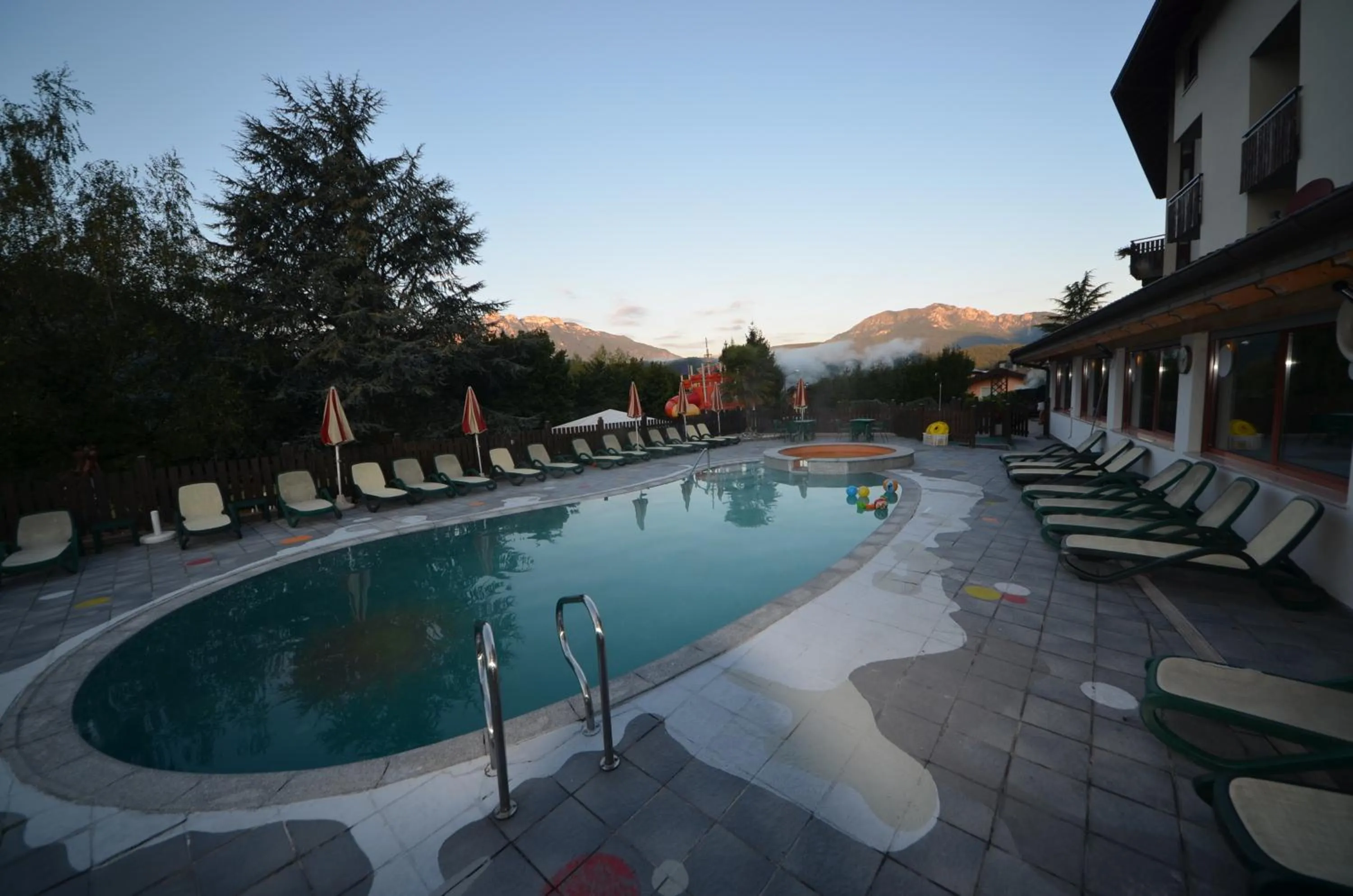 Swimming pool in Family Hotel Primavera