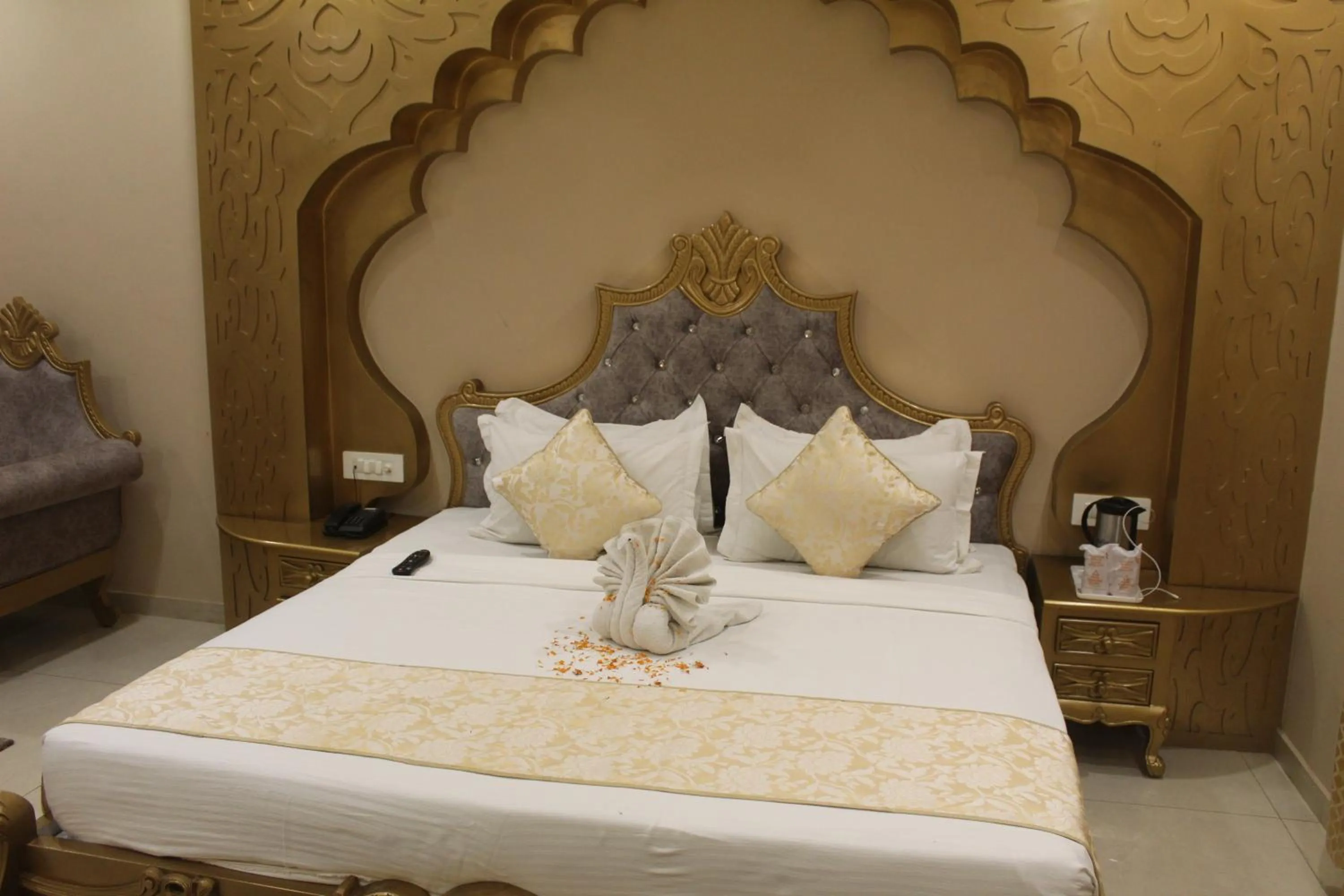 Bed in Hotel Annpurna Regency