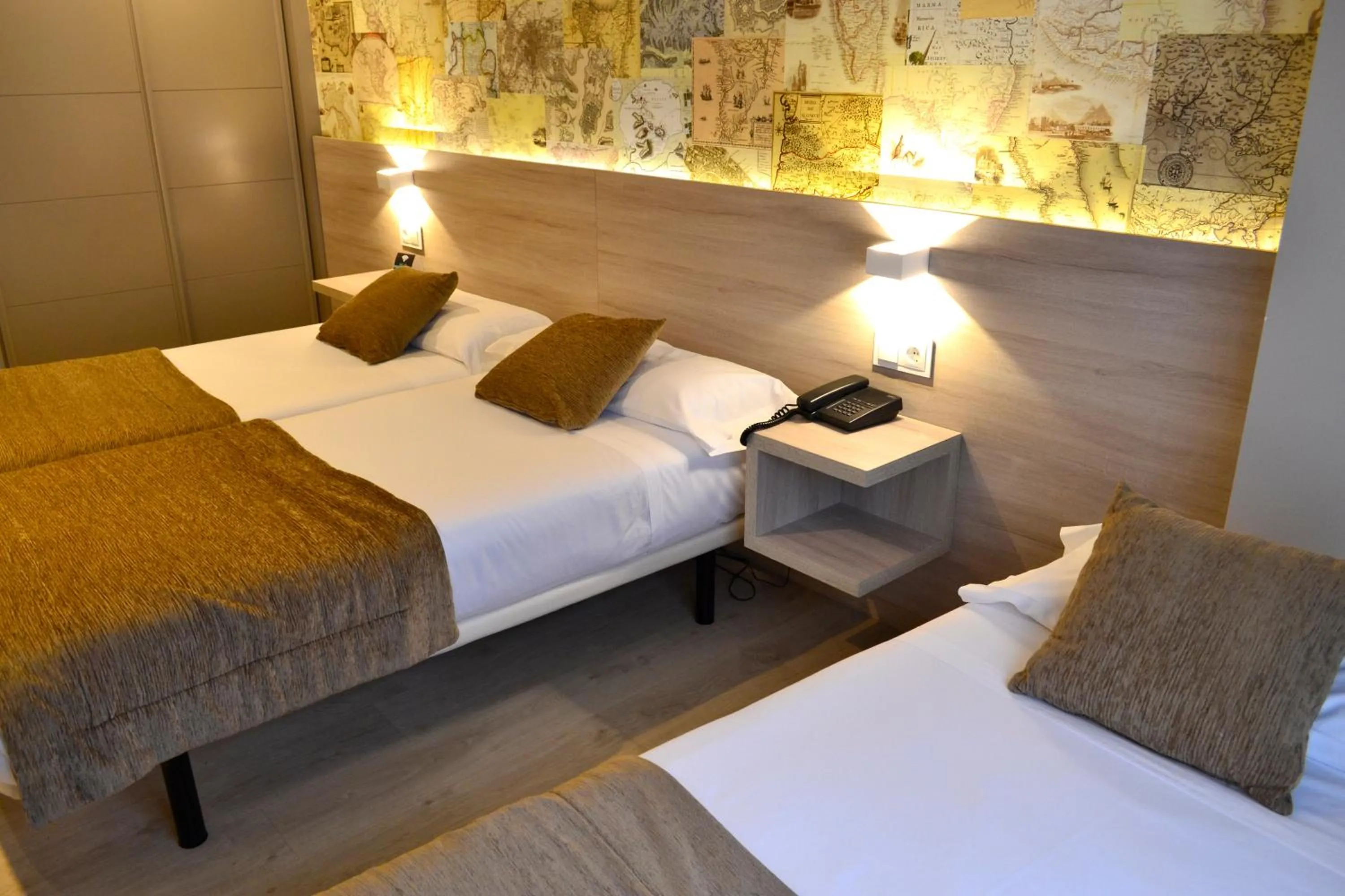 Bed in Hotel Alda San Carlos