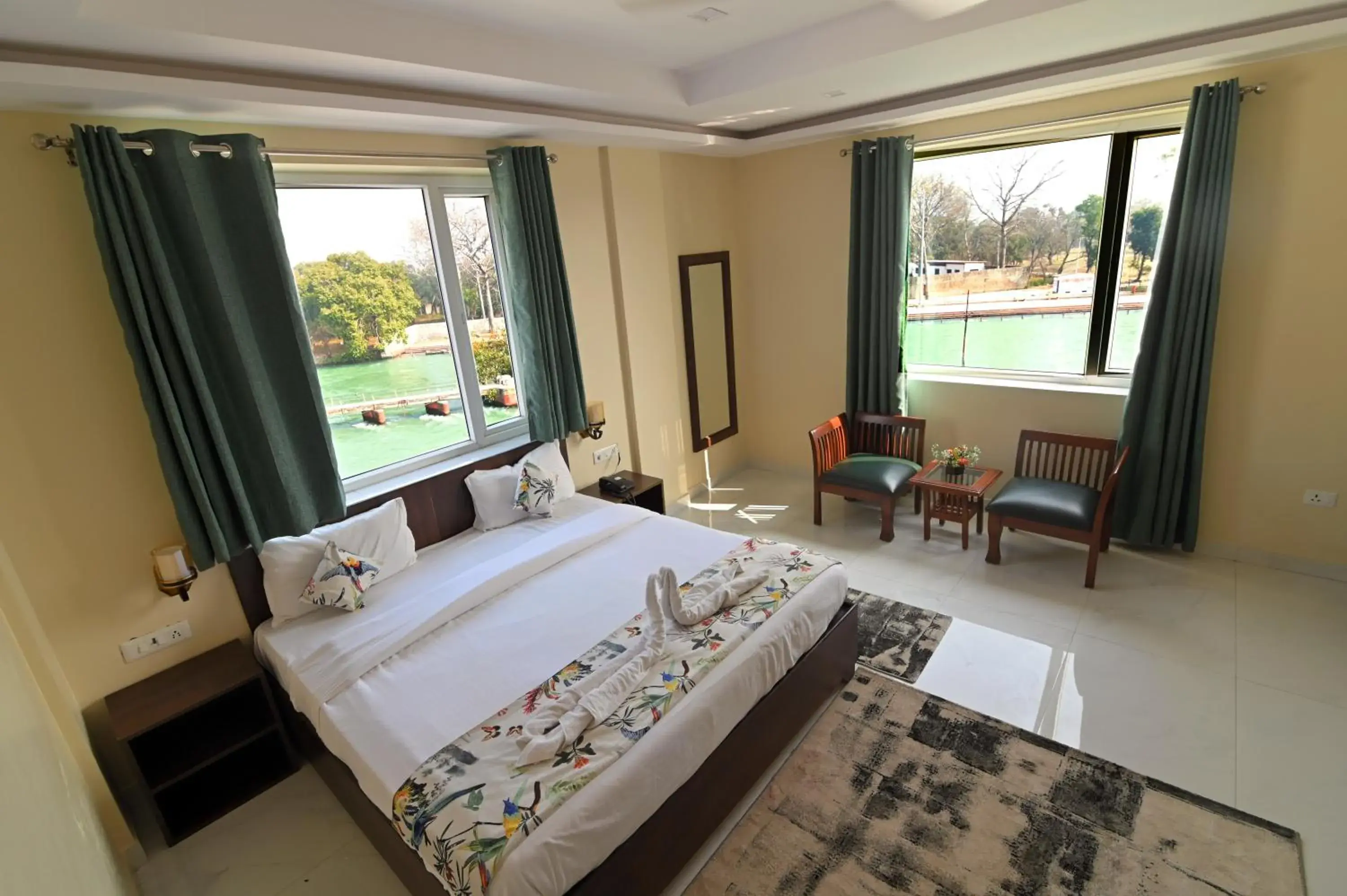 Deluxe Double or Twin Room with River View in Jaswinder Bhawan - By The Ganges Deluxe Double or Twin Room with River View in Jaswinder Bhawan - By The Ganges