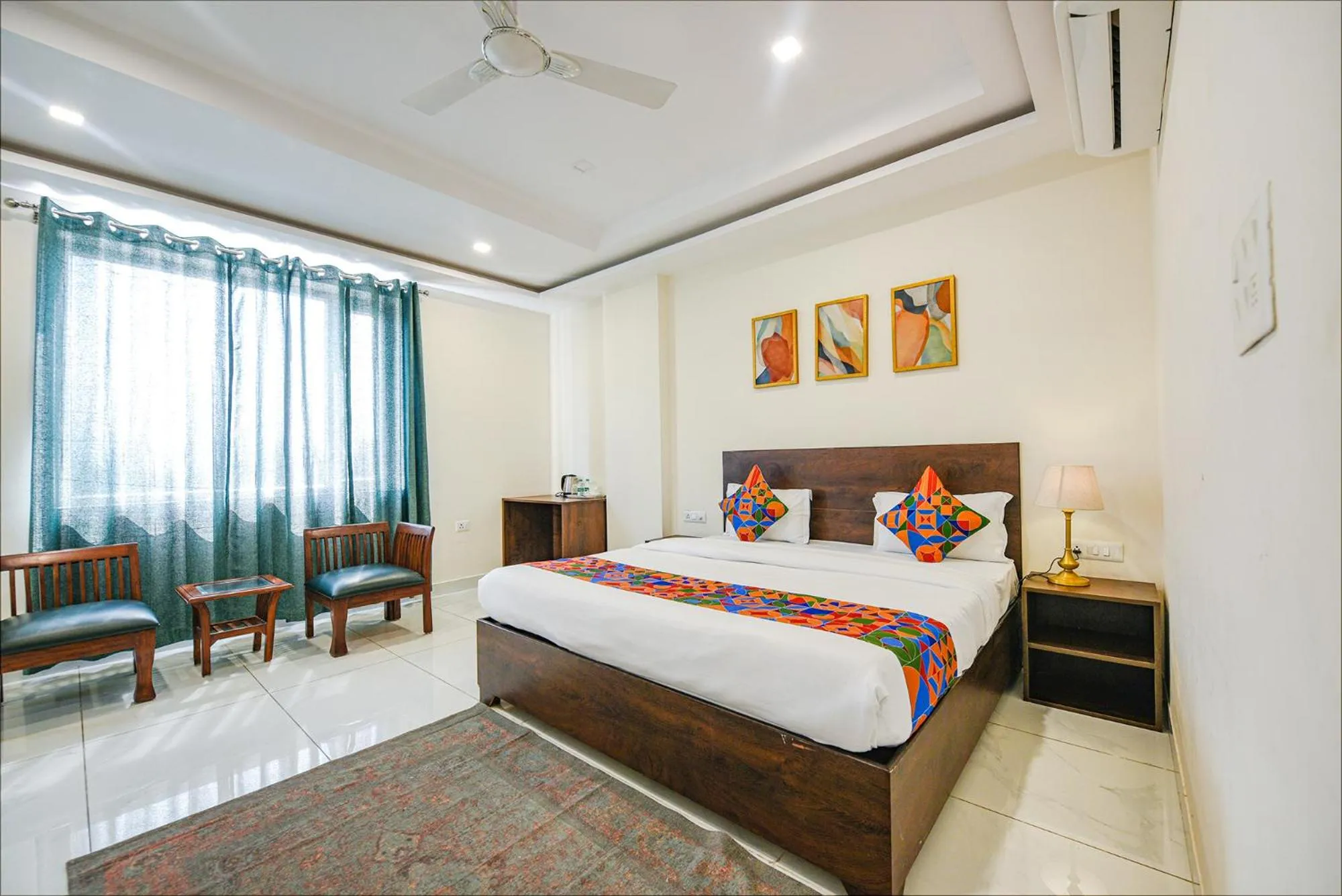 Bed in FabHotel Jaswinder Bhawan