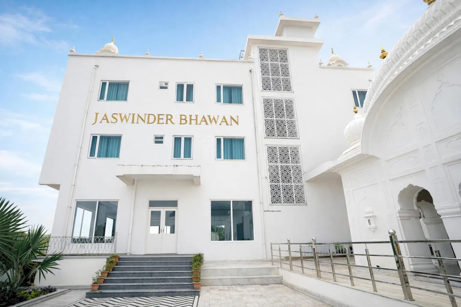 Facade/entrance in Jaswinder Bhawan - By The Ganges