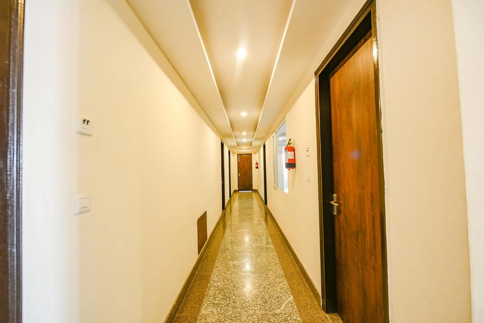Lobby or reception in FabHotel Jaswinder Bhawan