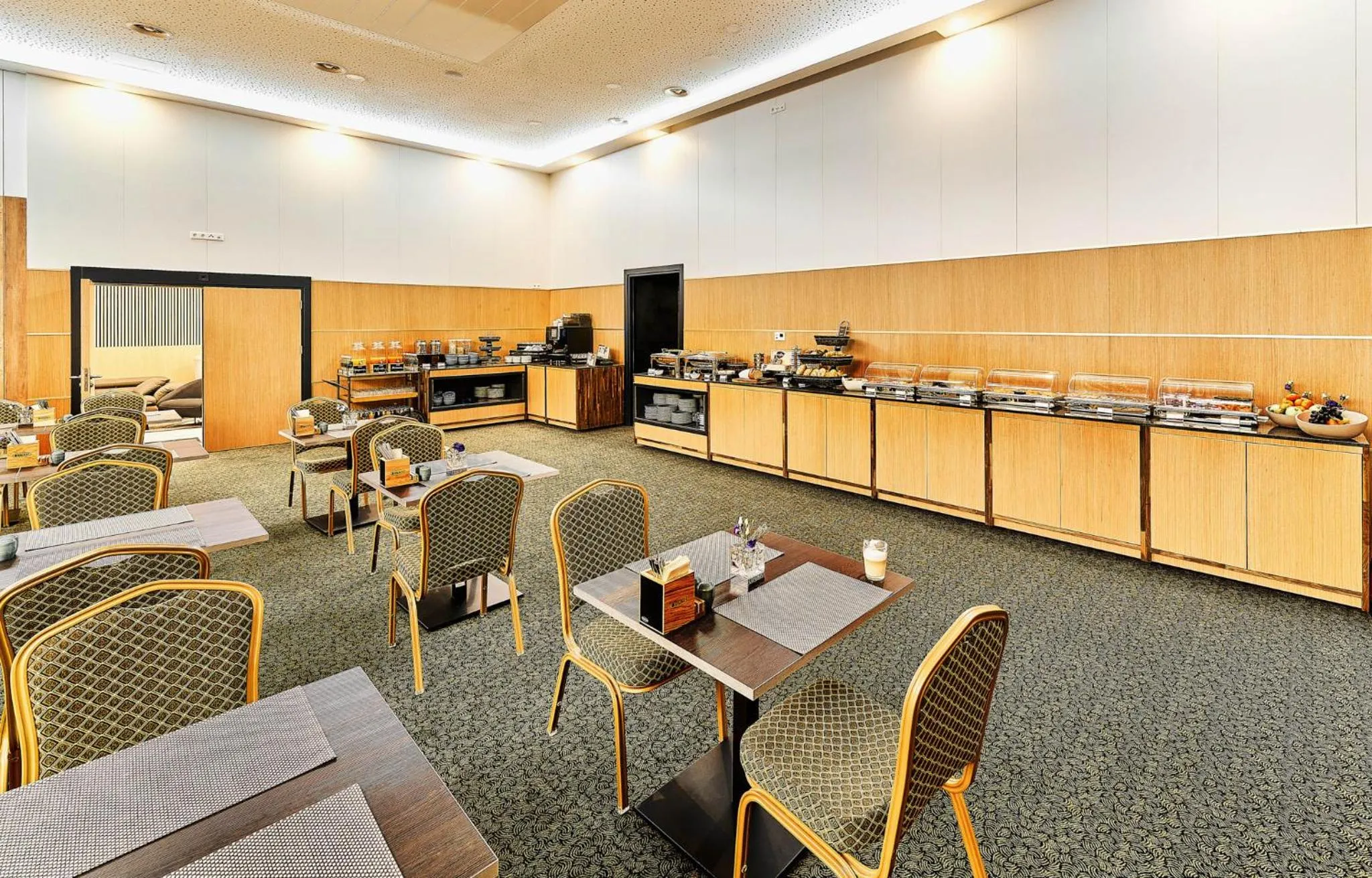 Breakfast in WENS Hotel