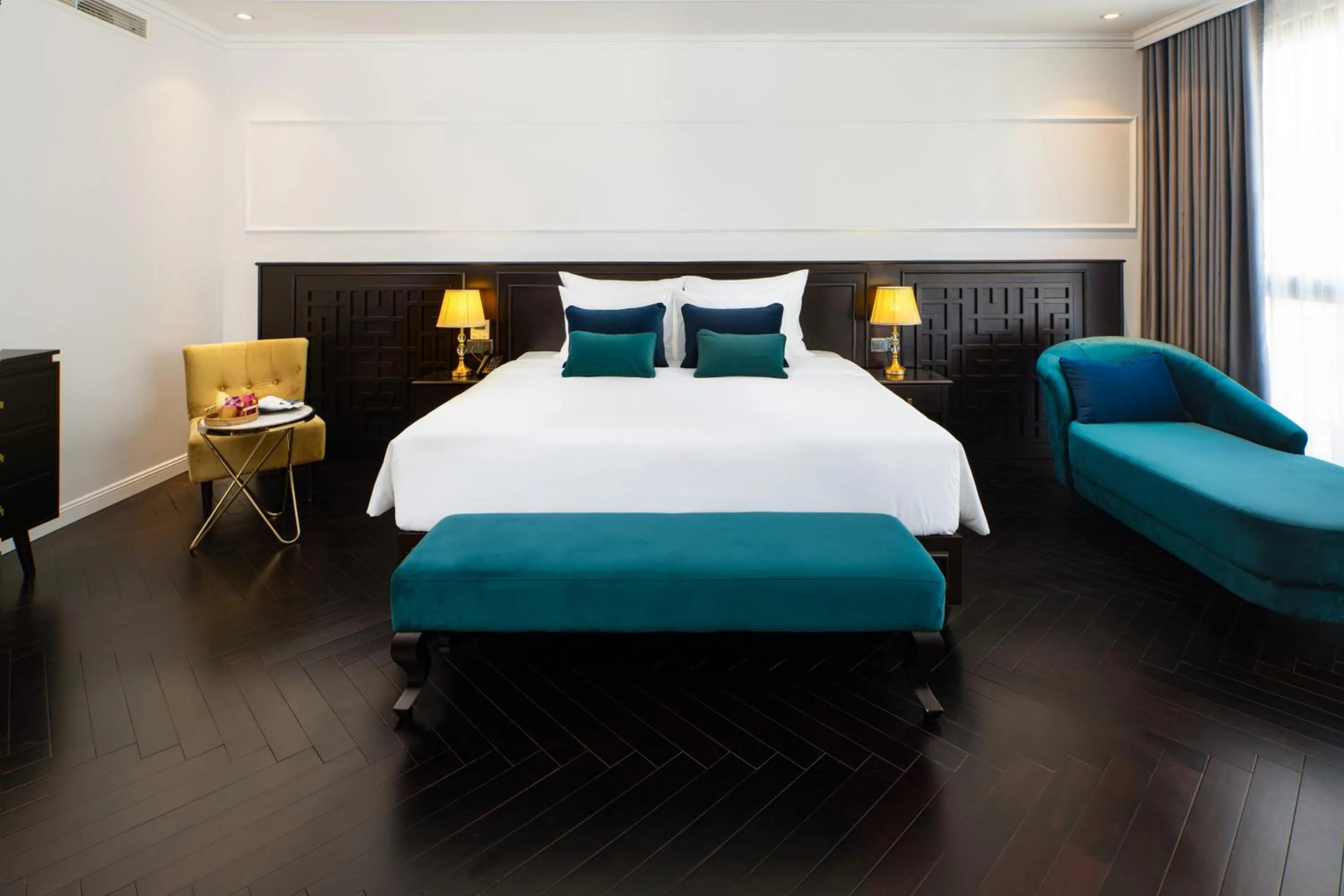 Bedroom, Bed in The Almin Hotel