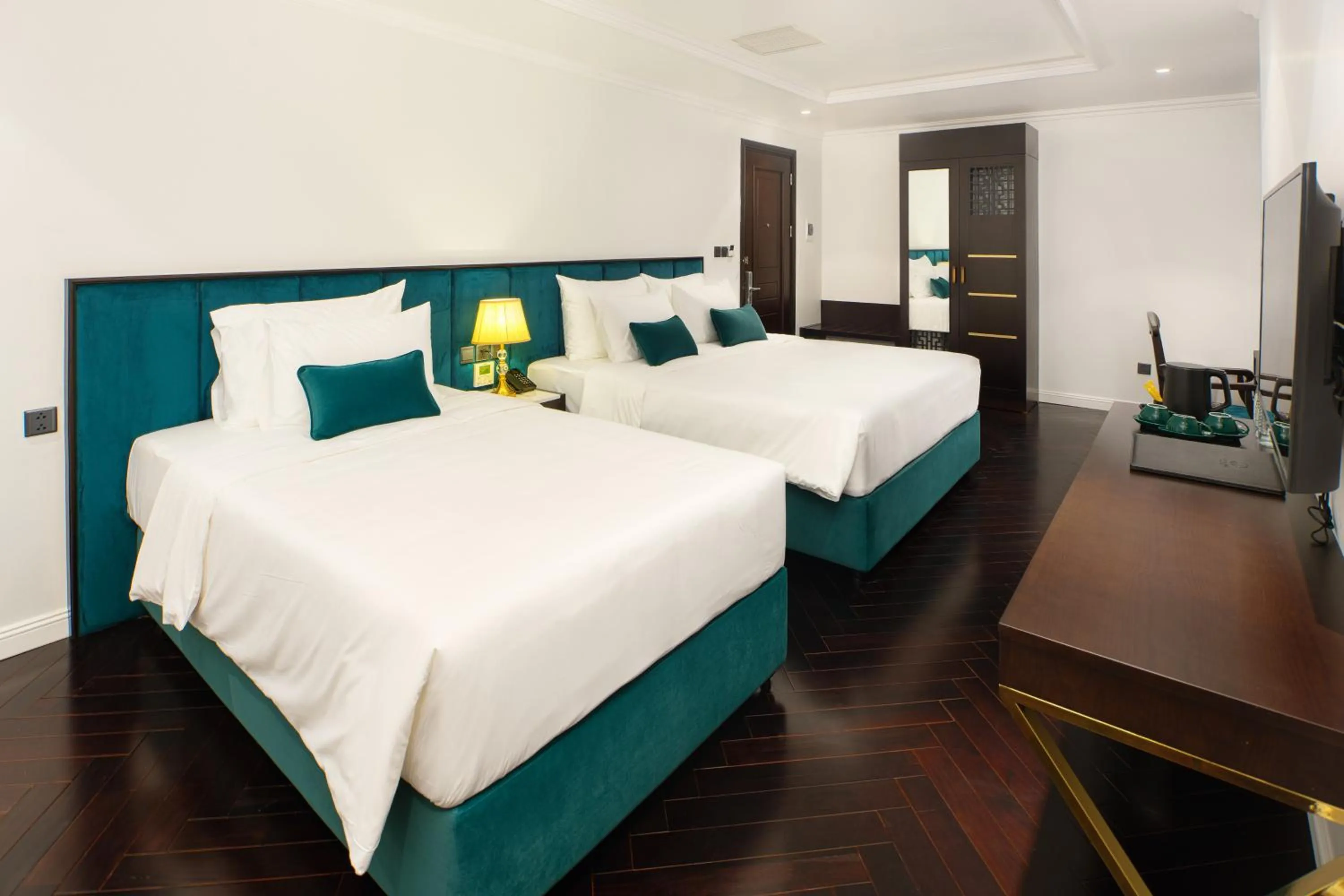 Bedroom, Bed in The Almin Hotel