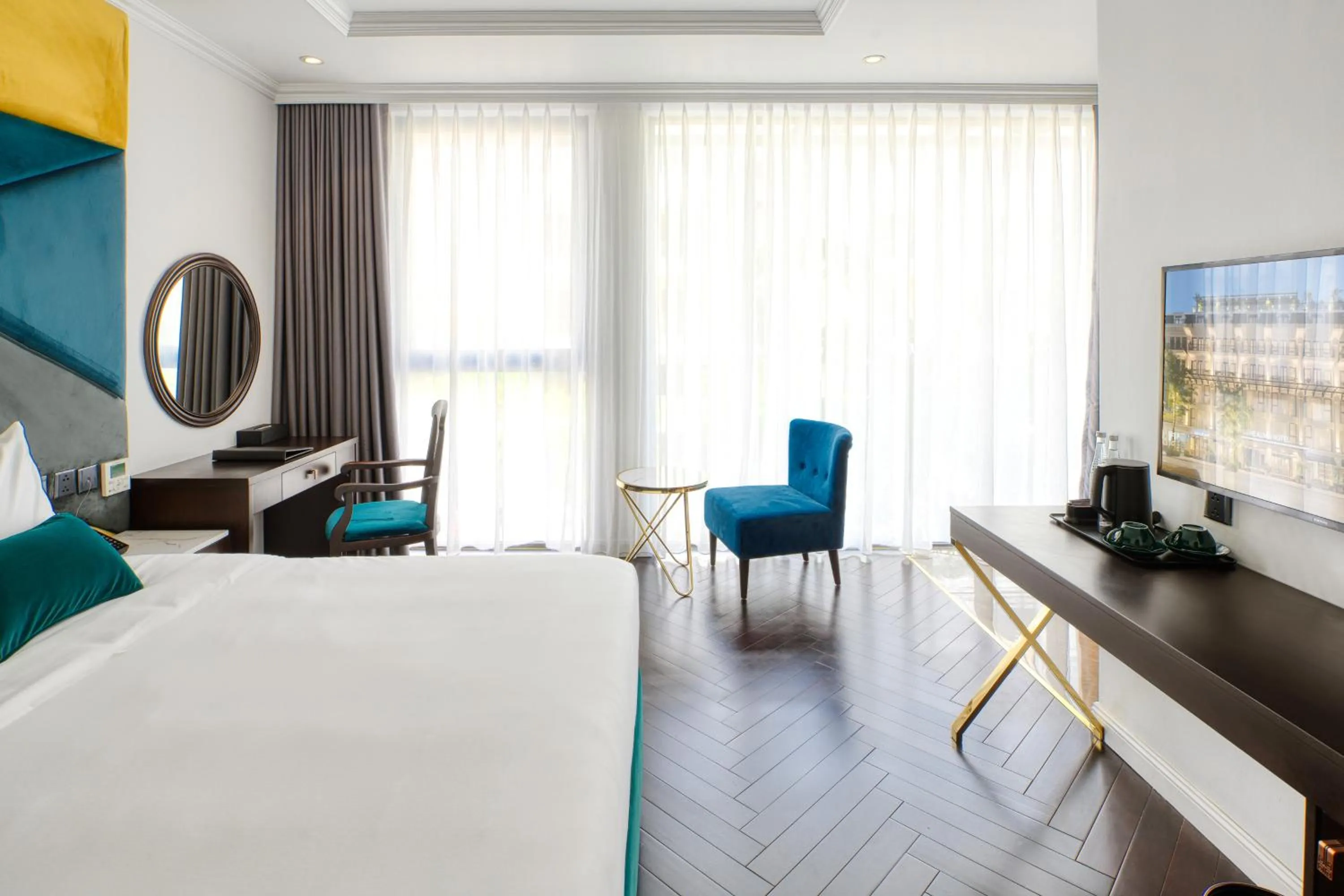 Bedroom, Bed in The Almin Hotel