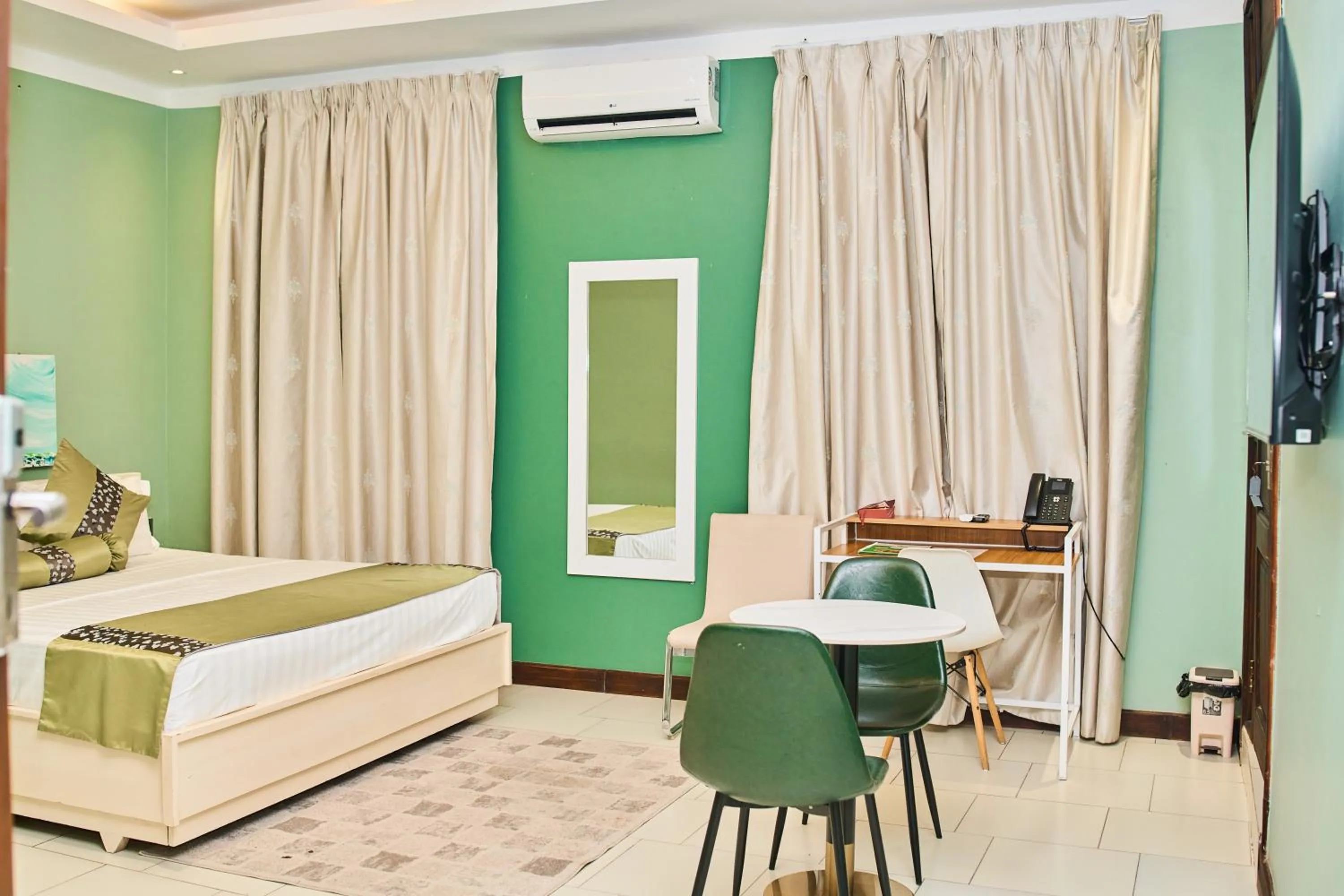 Bed in Hotel Amaranth