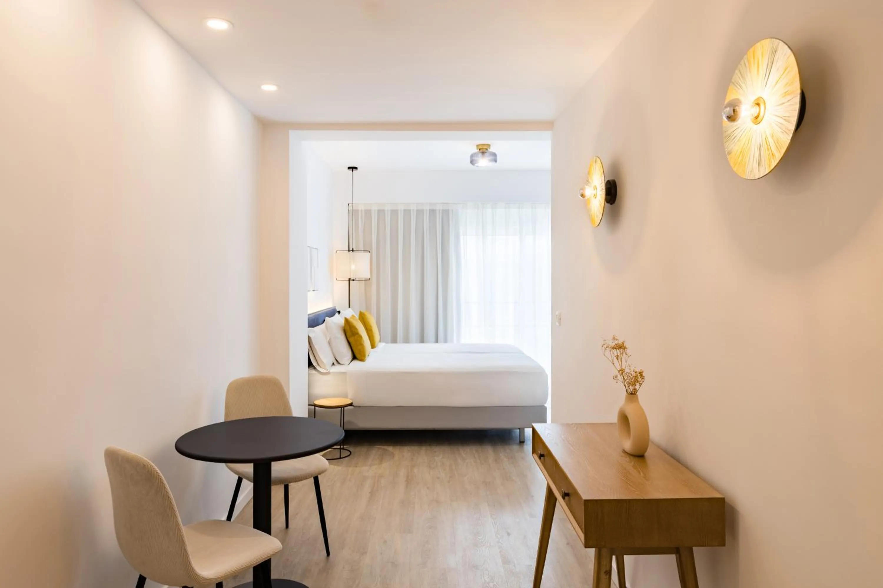 Photo of the whole room, Bed in La Suite