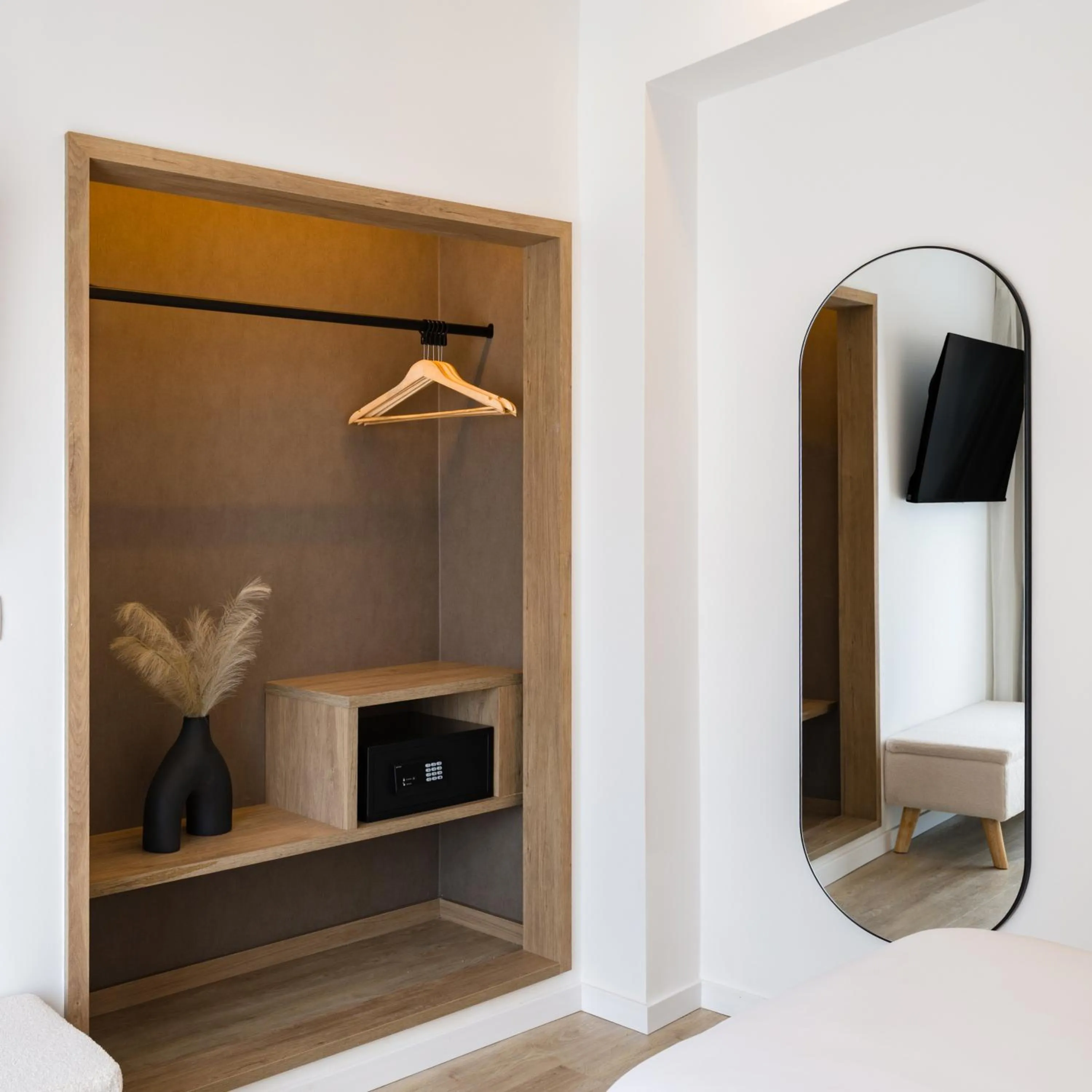 wardrobe in La Suite