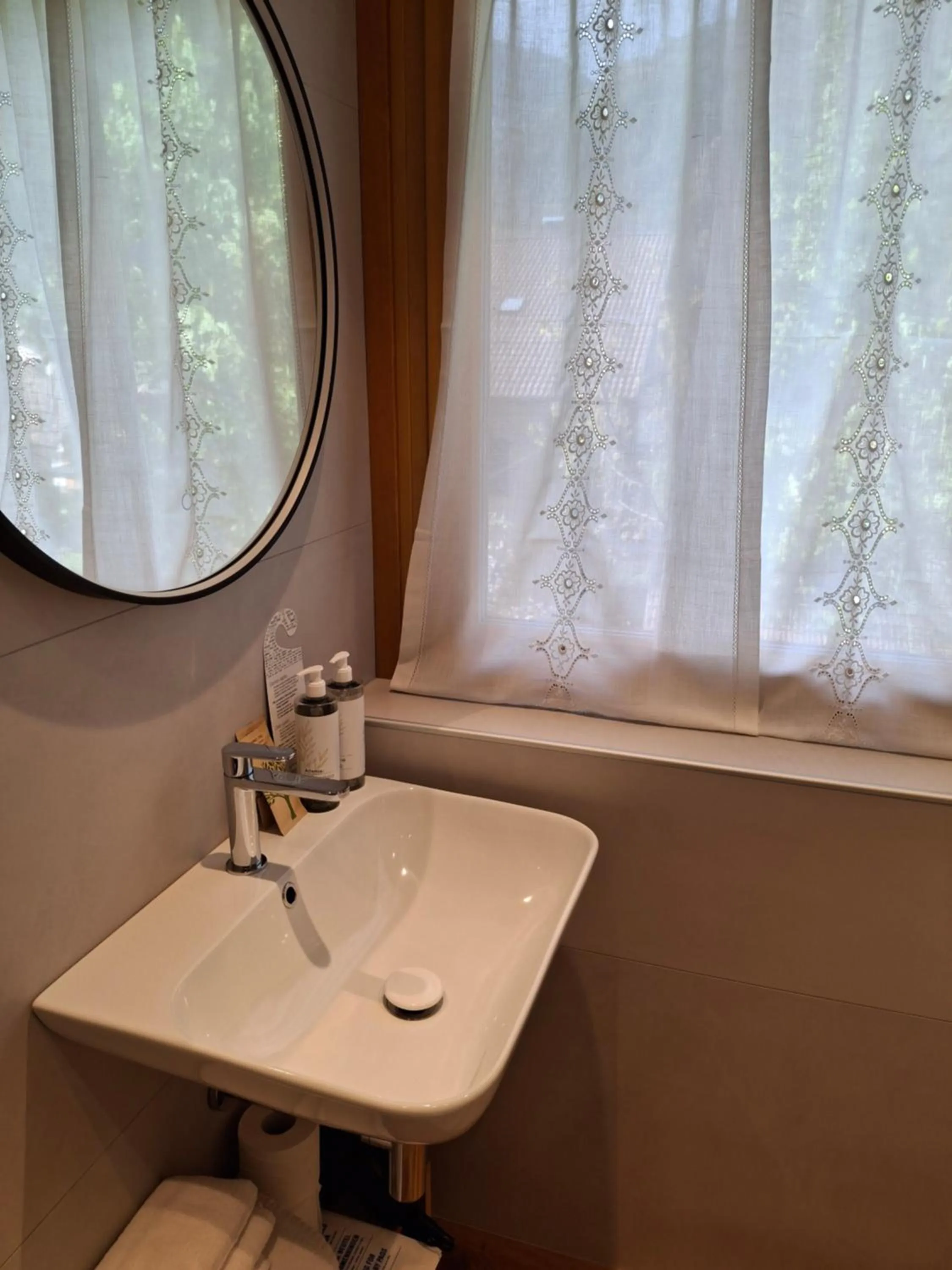 Bathroom in Hotel Dolomiti Saone