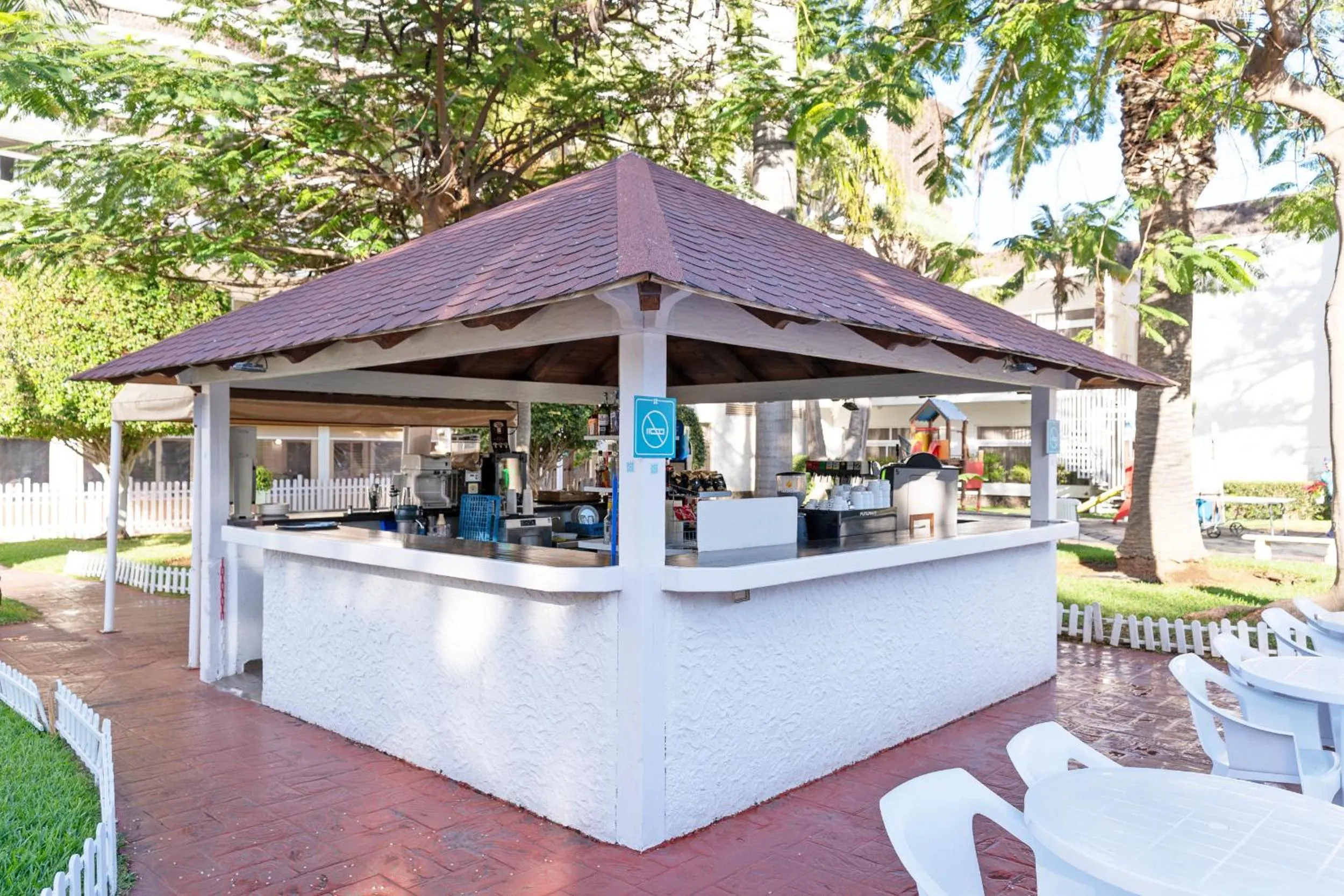 Lounge or bar in Complejo BLUESEA Puerto Resort compuesto por Hotel Canarife y Bonanza Palace