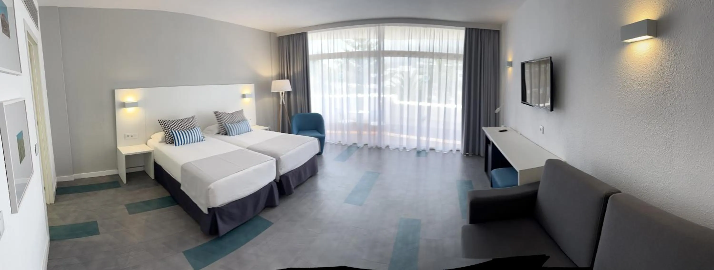 Bed in Complejo BLUESEA Puerto Resort compuesto por Hotel Canarife y Bonanza Palace