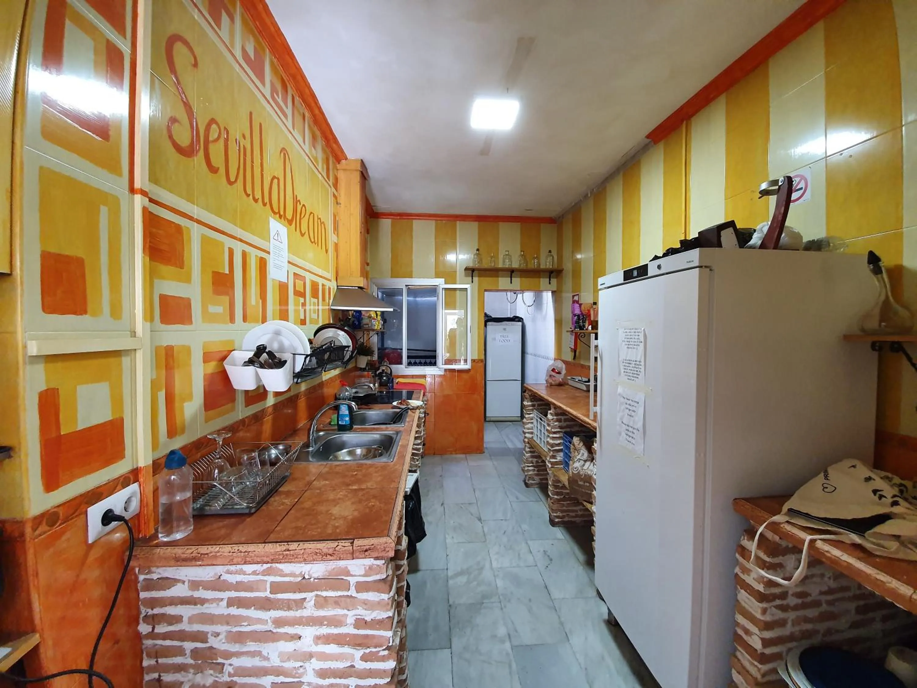 Communal kitchen in SevillaDream