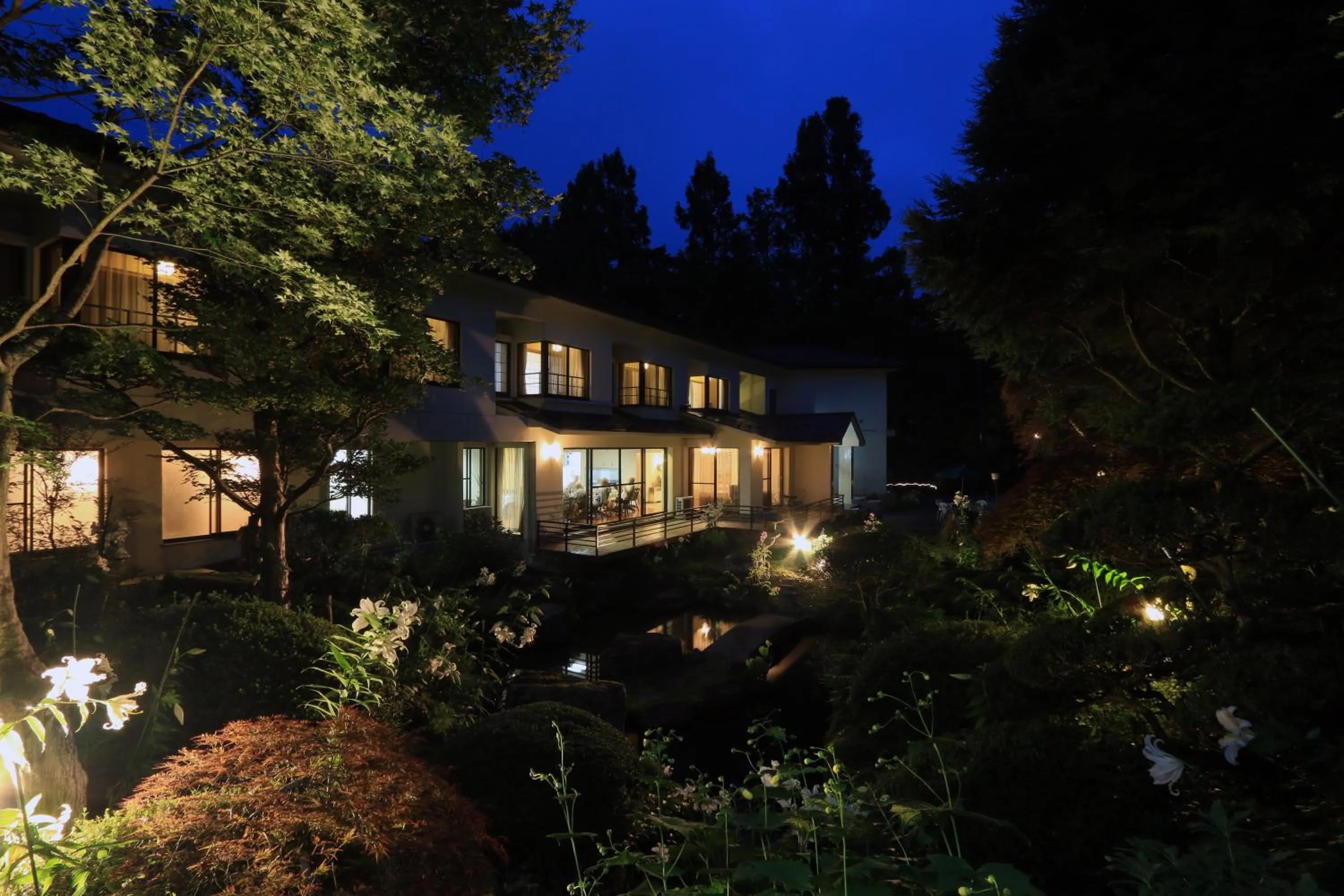 Property building in Teiensaryo Yamanakako