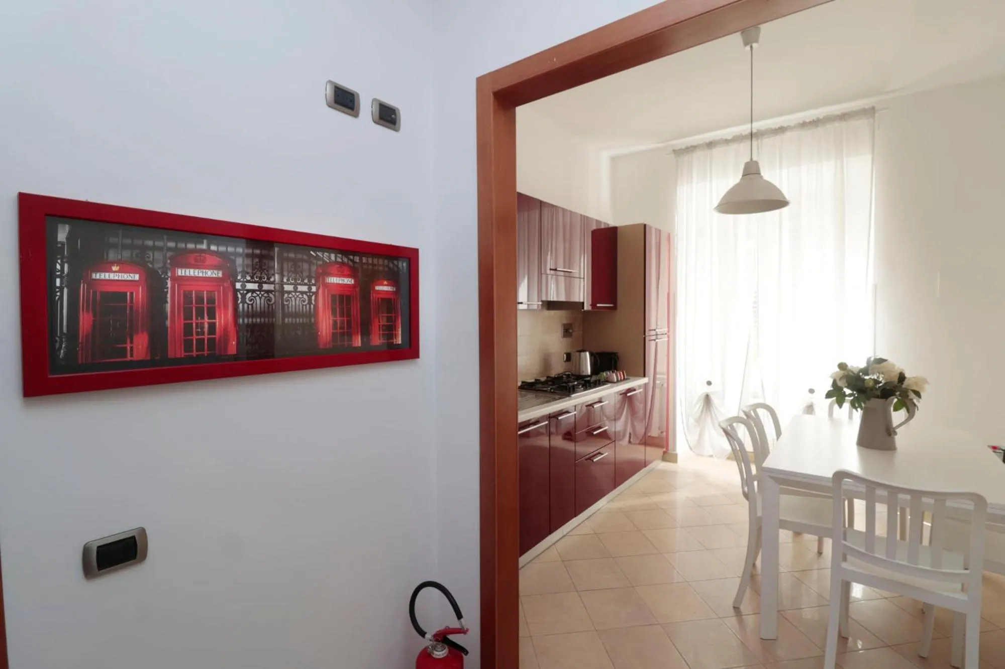 Kitchen or kitchenette in Cardinal Vatican Inn