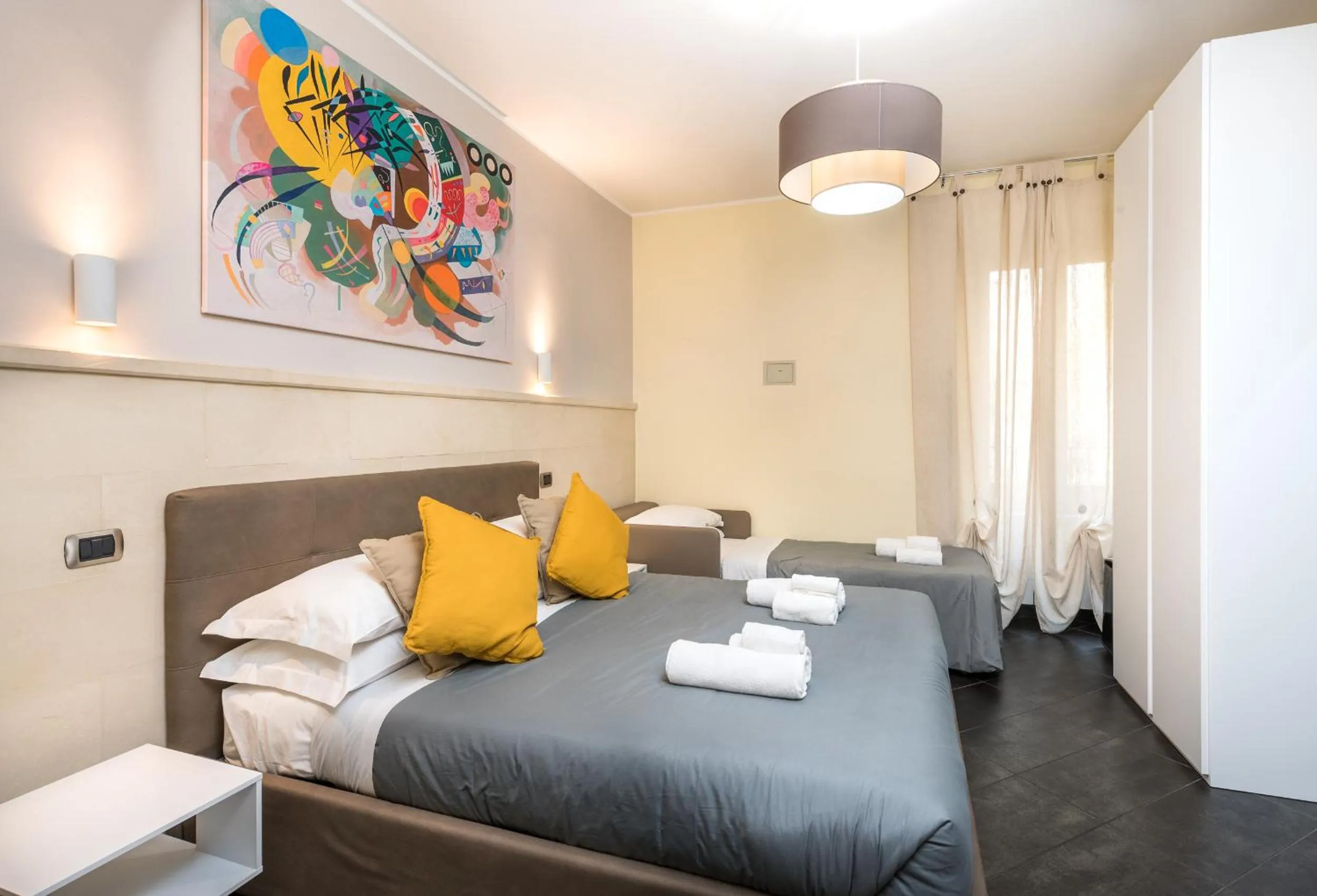 Photo of the whole room, Bed in Cardinal Vatican Inn