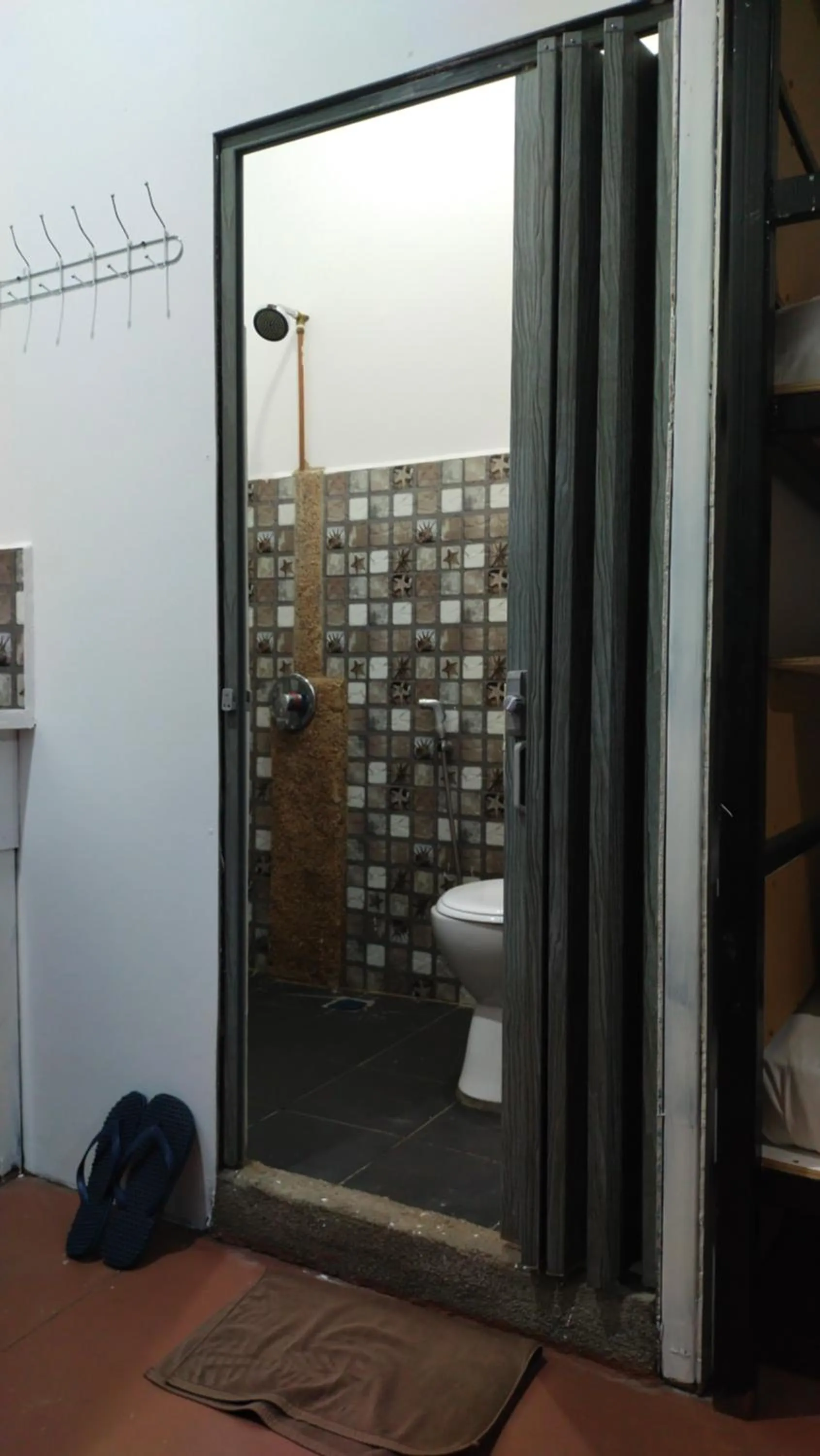 Bathroom in Happy Garden