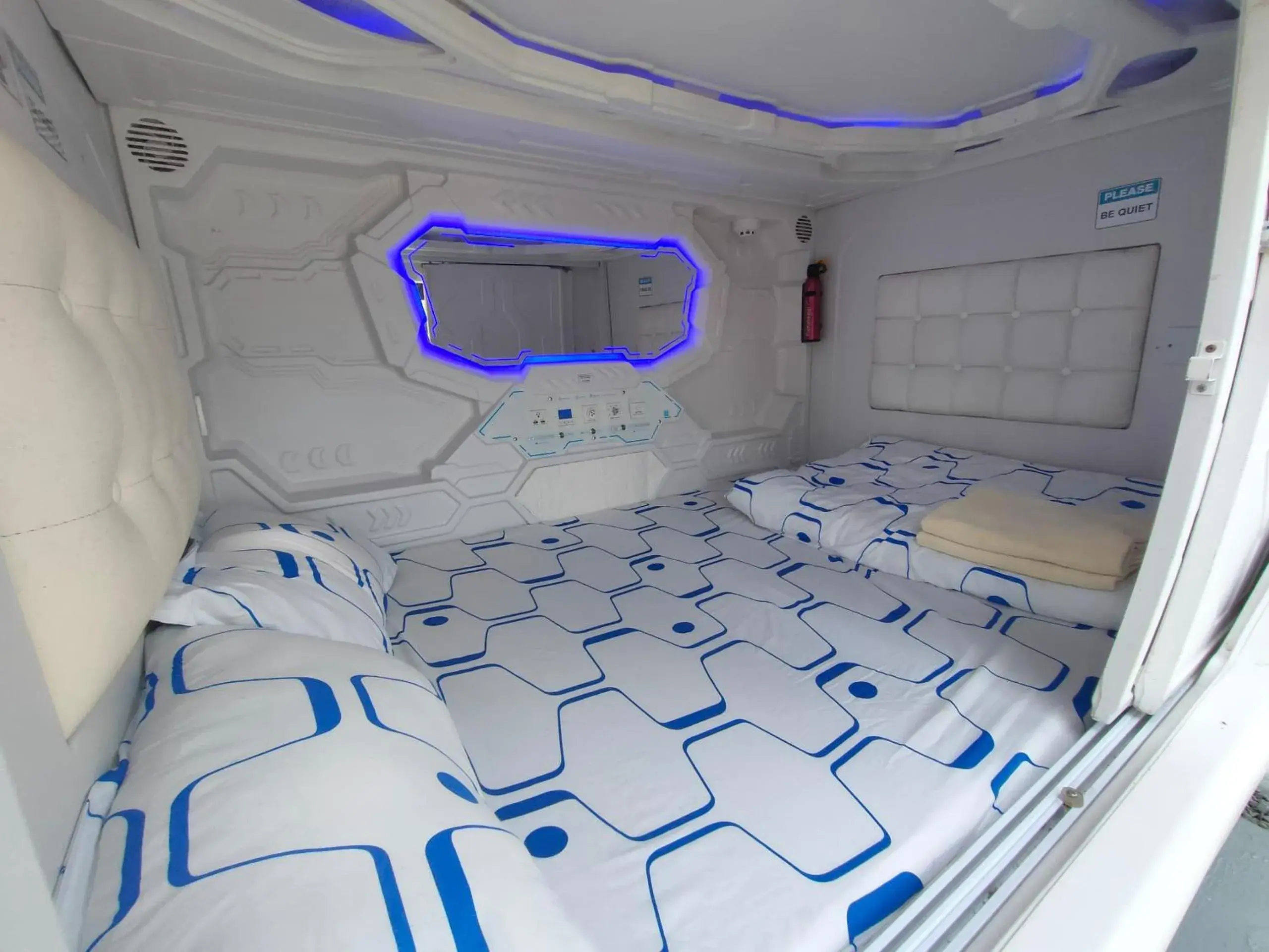 Double Room with Shared Bathroom - single occupancy in Happy Garden Double Room with Shared Bathroom - single occupancy in Happy Garden