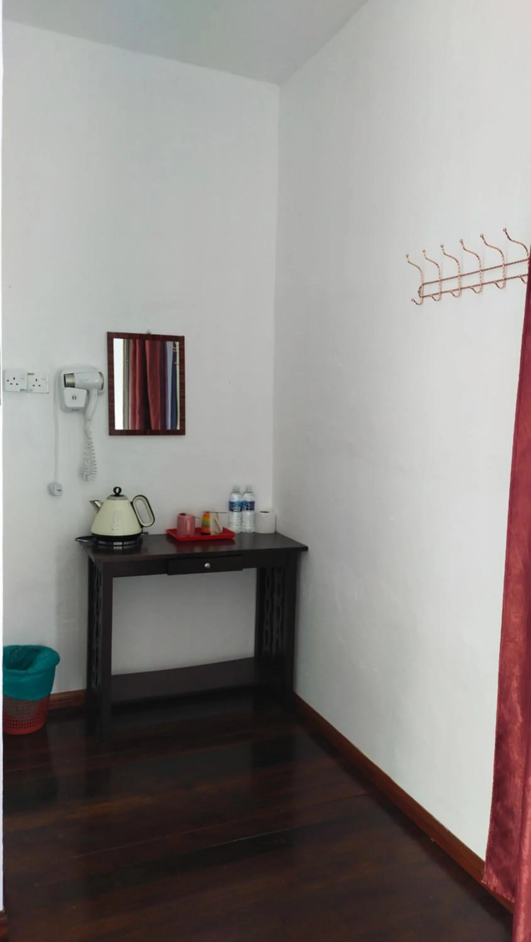 Coffee/tea facilities in Happy Garden