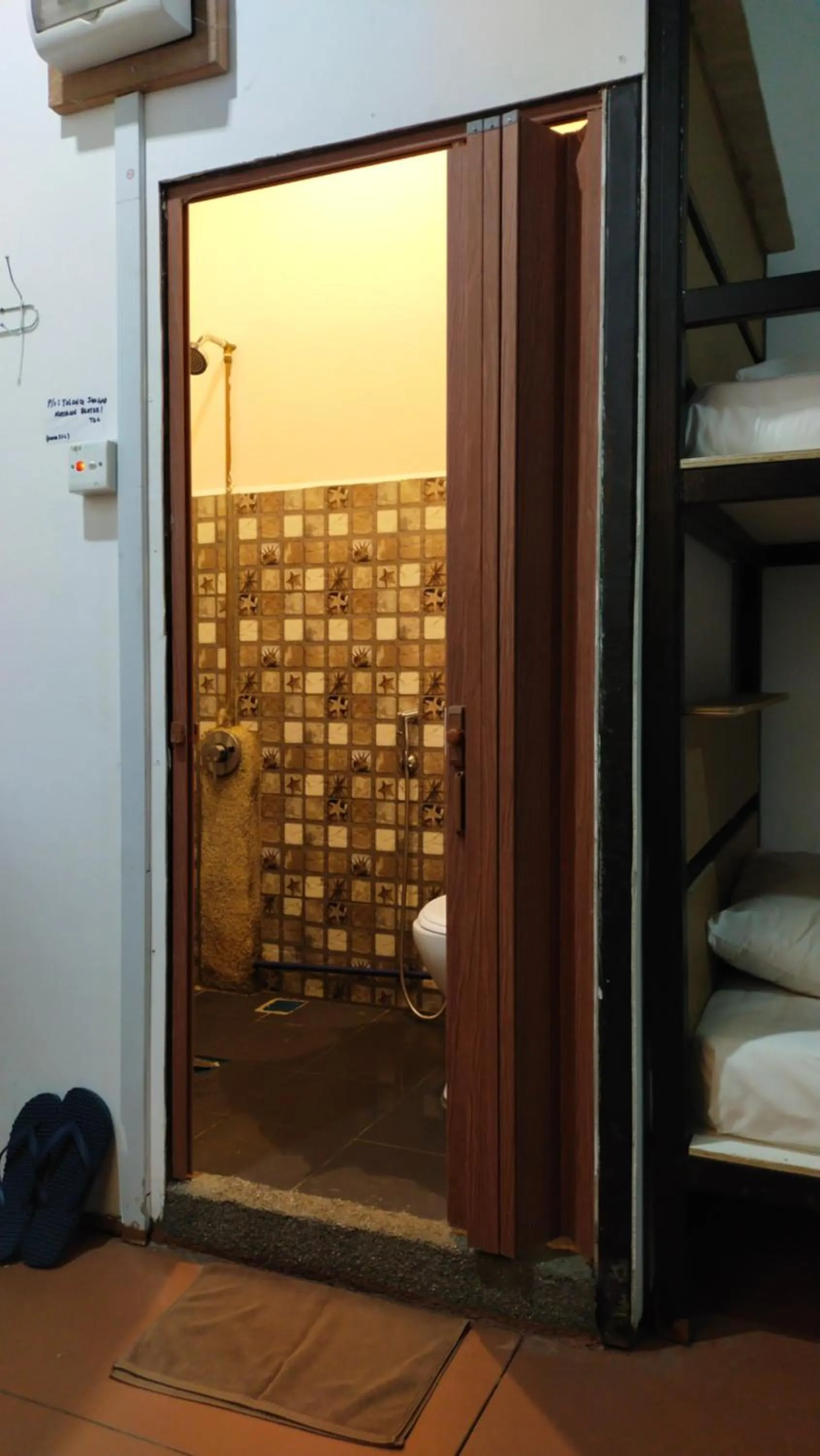 Bathroom, Bed in Happy Garden