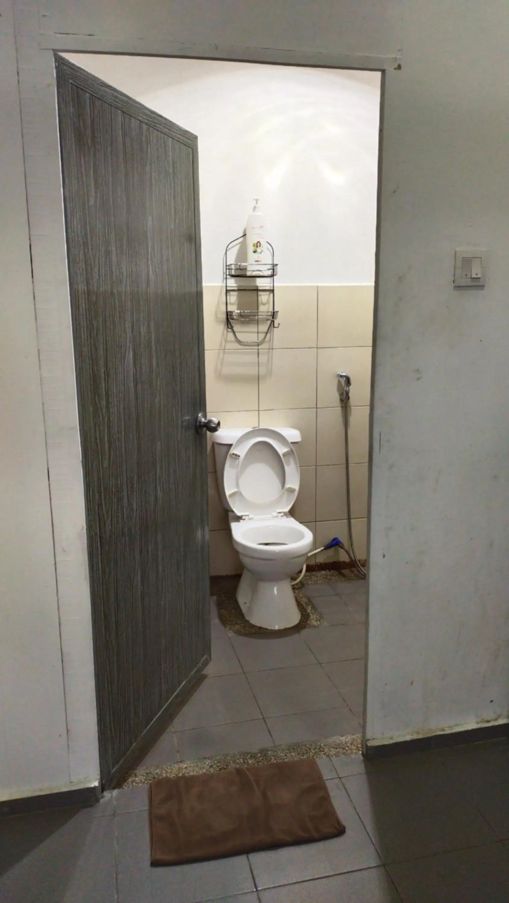 Toilet in Happy Garden